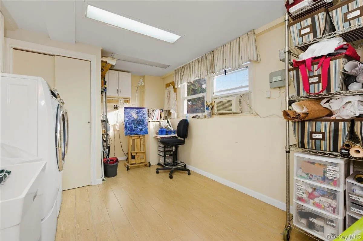 31 Regent Drive, Hempstead, NY, 4 Bedrooms Bedrooms, 6 Rooms Rooms,3 BathroomsBathrooms,Residential,For Rent,Regent,0,1010626 31 Regent Drive, Hempstead, NY, 4 Bedrooms Bedrooms, 6 Rooms Rooms,3 BathroomsBathrooms,Residential,For Rent,Regent,0,1010626