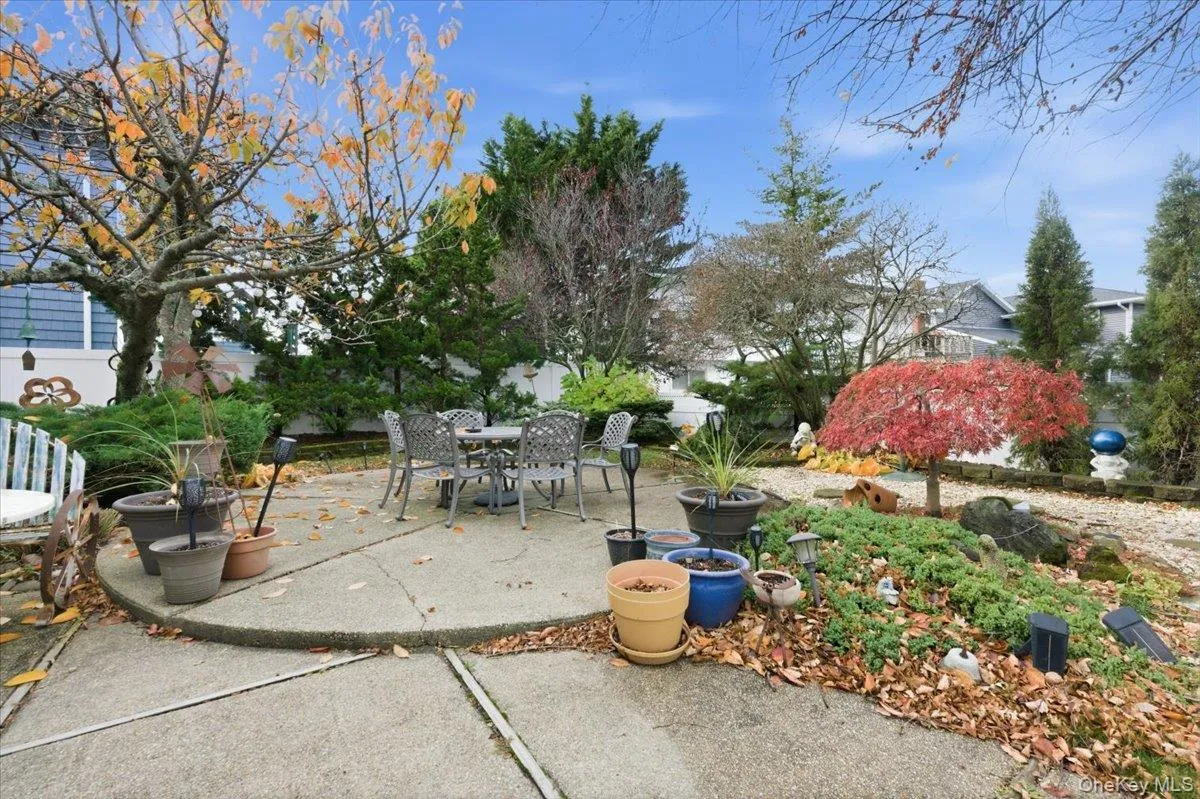 View of patio / terrace featuring outdoor dining area View of patio / terrace featuring outdoor dining area