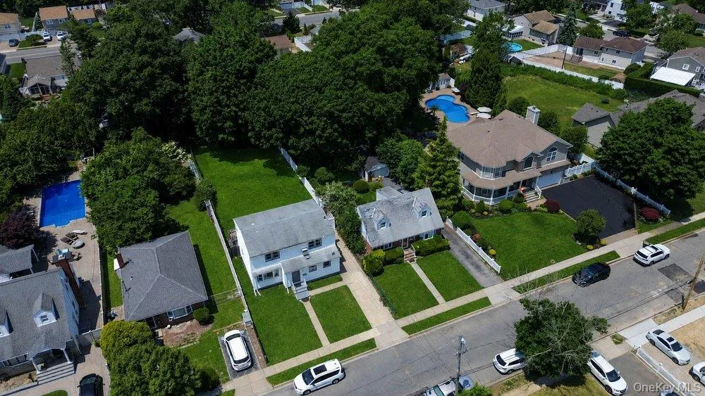101 Spruce Avenue, Oyster Bay, NY, 5 Bedrooms Bedrooms, 11 Rooms Rooms,2 BathroomsBathrooms,Residential,For Rent,Spruce,0,KEY1010630 101 Spruce Avenue, Oyster Bay, NY, 5 Bedrooms Bedrooms, 11 Rooms Rooms,2 BathroomsBathrooms,Residential,For Rent,Spruce,0,KEY1010630