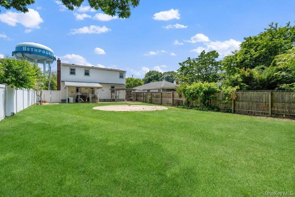 101 Spruce Avenue, Oyster Bay, NY, 5 Bedrooms Bedrooms, 11 Rooms Rooms,2 BathroomsBathrooms,Residential,For Rent,Spruce,0,1010630 101 Spruce Avenue, Oyster Bay, NY, 5 Bedrooms Bedrooms, 11 Rooms Rooms,2 BathroomsBathrooms,Residential,For Rent,Spruce,0,1010630