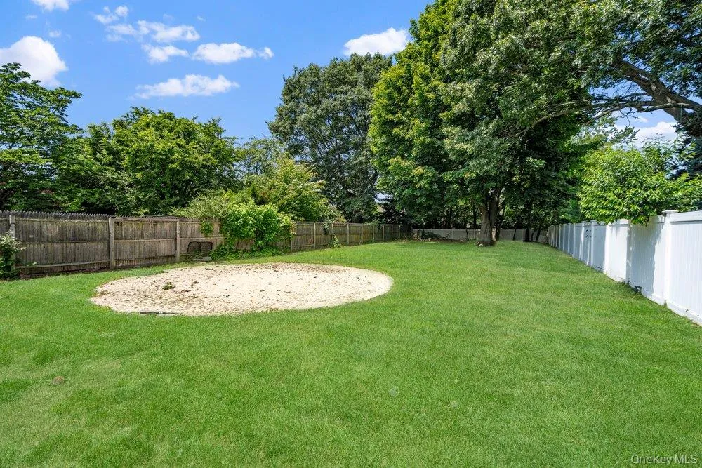 101 Spruce Avenue, Oyster Bay, NY, 5 Bedrooms Bedrooms, 11 Rooms Rooms,2 BathroomsBathrooms,Residential,For Rent,Spruce,0,1010630 101 Spruce Avenue, Oyster Bay, NY, 5 Bedrooms Bedrooms, 11 Rooms Rooms,2 BathroomsBathrooms,Residential,For Rent,Spruce,0,1010630