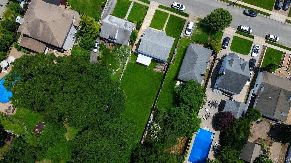 101 Spruce Avenue, Oyster Bay, NY, 5 Bedrooms Bedrooms, 11 Rooms Rooms,2 BathroomsBathrooms,Residential,For Rent,Spruce,0,KEY1010630 101 Spruce Avenue, Oyster Bay, NY, 5 Bedrooms Bedrooms, 11 Rooms Rooms,2 BathroomsBathrooms,Residential,For Rent,Spruce,0,KEY1010630