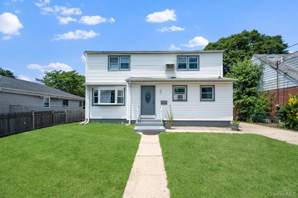 101 Spruce Avenue, Oyster Bay, NY, 5 Bedrooms Bedrooms, 11 Rooms Rooms,2 BathroomsBathrooms,Residential,For Rent,Spruce,0,1010630 101 Spruce Avenue, Oyster Bay, NY, 5 Bedrooms Bedrooms, 11 Rooms Rooms,2 BathroomsBathrooms,Residential,For Rent,Spruce,0,1010630