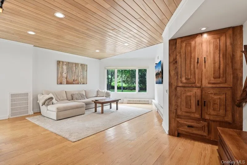 29 Amber Lane, Oyster Bay, NY, 5 Bedrooms Bedrooms, 9 Rooms Rooms,4 BathroomsBathrooms,Residential,For Rent,Amber,0,1010631 29 Amber Lane, Oyster Bay, NY, 5 Bedrooms Bedrooms, 9 Rooms Rooms,4 BathroomsBathrooms,Residential,For Rent,Amber,0,1010631
