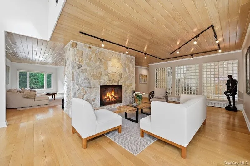 29 Amber Lane, Oyster Bay, NY, 5 Bedrooms Bedrooms, 9 Rooms Rooms,4 BathroomsBathrooms,Residential,For Rent,Amber,0,1010631 29 Amber Lane, Oyster Bay, NY, 5 Bedrooms Bedrooms, 9 Rooms Rooms,4 BathroomsBathrooms,Residential,For Rent,Amber,0,1010631