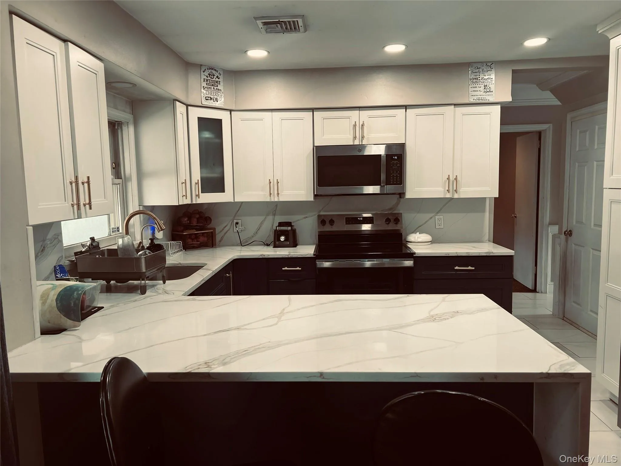 41 Ontario Avenue, Oyster Bay, NY, 4 Bedrooms Bedrooms, 8 Rooms Rooms,2 BathroomsBathrooms,Residential Lease,For Rent,Ontario,0,1010632 41 Ontario Avenue, Oyster Bay, NY, 4 Bedrooms Bedrooms, 8 Rooms Rooms,2 BathroomsBathrooms,Residential Lease,For Rent,Ontario,0,1010632