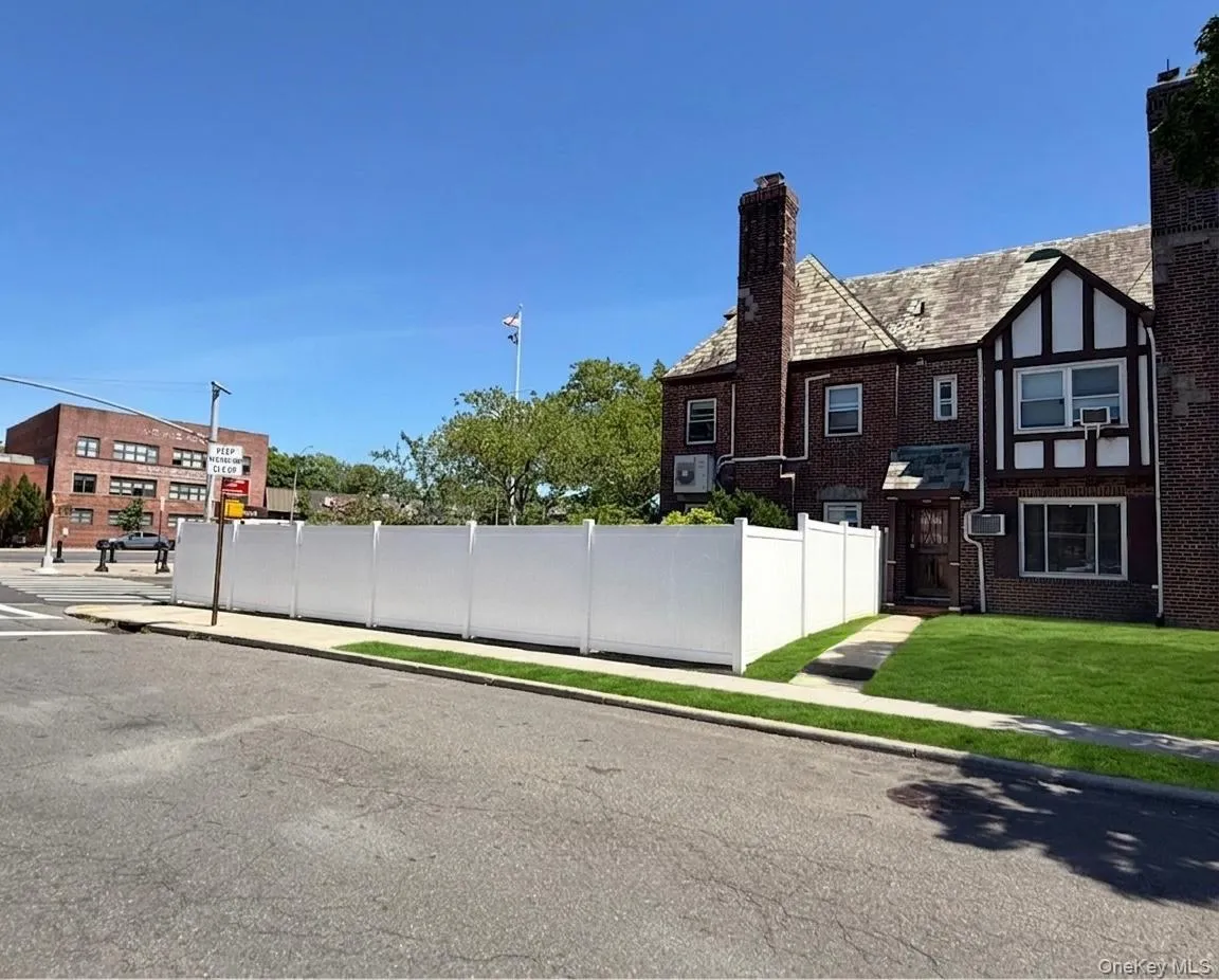 141-66 73rd Terrace, New York, NY, 4 Bedrooms Bedrooms, 7 Rooms Rooms,2 BathroomsBathrooms,Residential,For Rent,73rd,0,1010633 141-66 73rd Terrace, New York, NY, 4 Bedrooms Bedrooms, 7 Rooms Rooms,2 BathroomsBathrooms,Residential,For Rent,73rd,0,1010633
