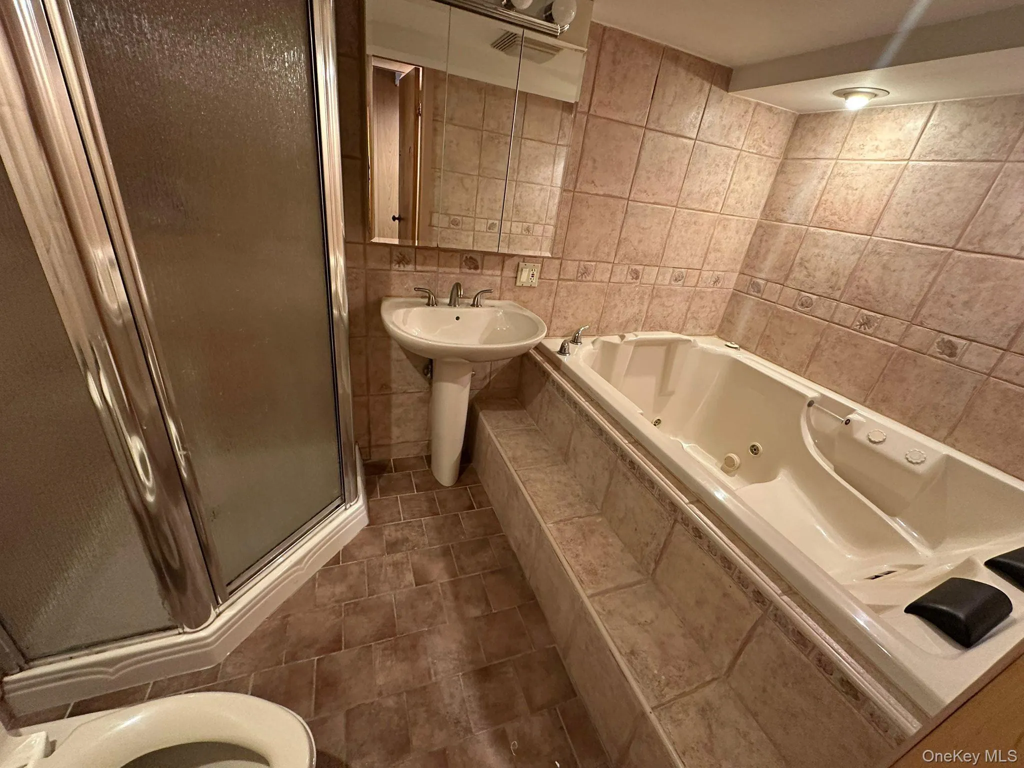 141-66 73rd Terrace, New York, NY, 4 Bedrooms Bedrooms, 7 Rooms Rooms,2 BathroomsBathrooms,Residential,For Rent,73rd,0,1010633 141-66 73rd Terrace, New York, NY, 4 Bedrooms Bedrooms, 7 Rooms Rooms,2 BathroomsBathrooms,Residential,For Rent,73rd,0,1010633