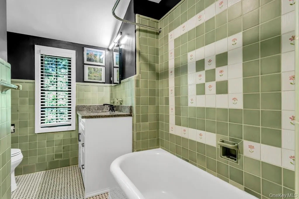 Full bathroom with tub- 2nd Floor Full bathroom with tub- 2nd Floor