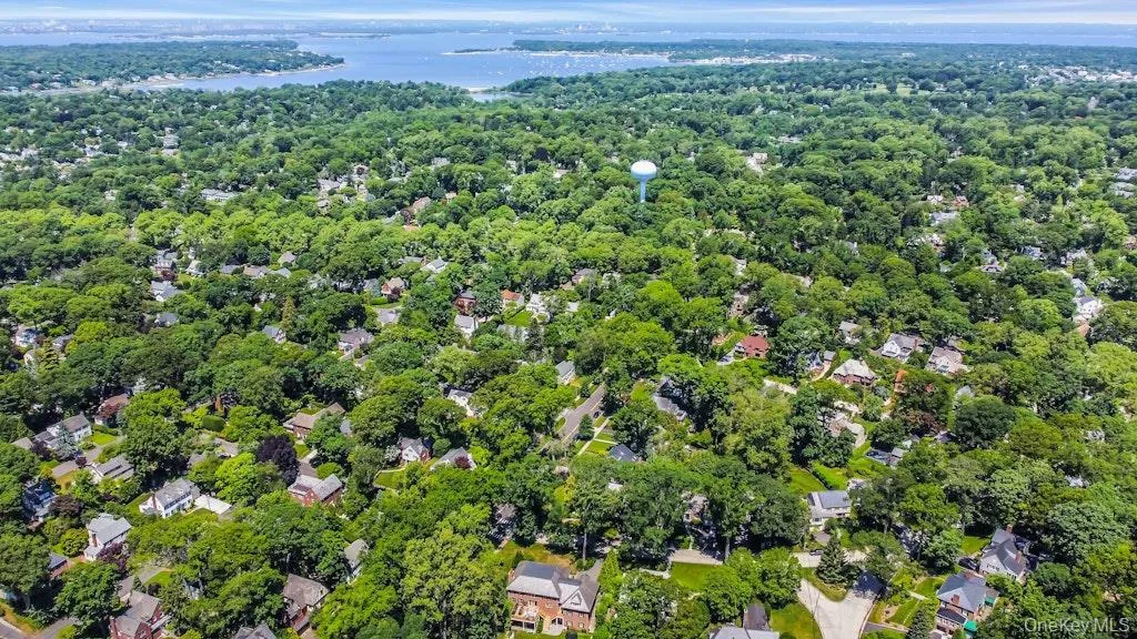 87 Bellows Lane, North Hempstead, NY, 4 Bedrooms Bedrooms, 12 Rooms Rooms,3 BathroomsBathrooms,Residential,For Rent,Bellows,0,1010640 87 Bellows Lane, North Hempstead, NY, 4 Bedrooms Bedrooms, 12 Rooms Rooms,3 BathroomsBathrooms,Residential,For Rent,Bellows,0,1010640