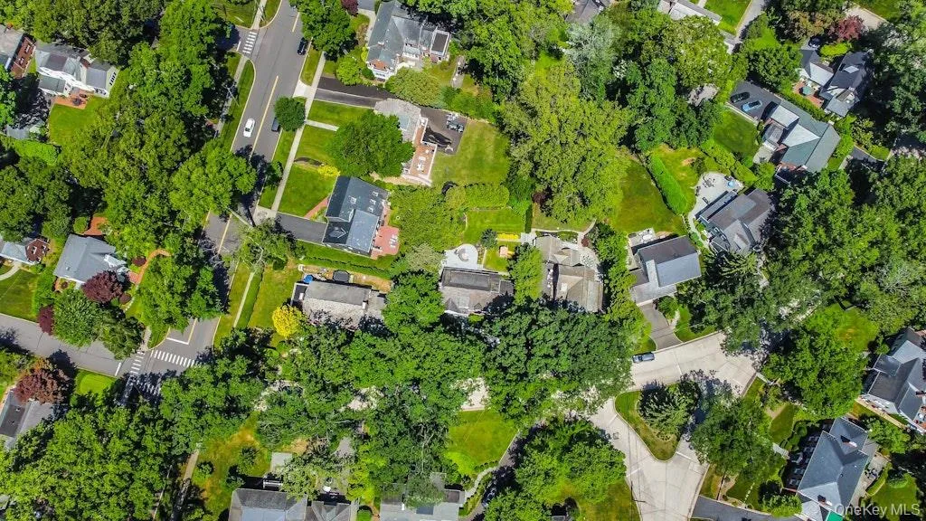 87 Bellows Lane, North Hempstead, NY, 4 Bedrooms Bedrooms, 12 Rooms Rooms,3 BathroomsBathrooms,Residential,For Rent,Bellows,0,1010640 87 Bellows Lane, North Hempstead, NY, 4 Bedrooms Bedrooms, 12 Rooms Rooms,3 BathroomsBathrooms,Residential,For Rent,Bellows,0,1010640