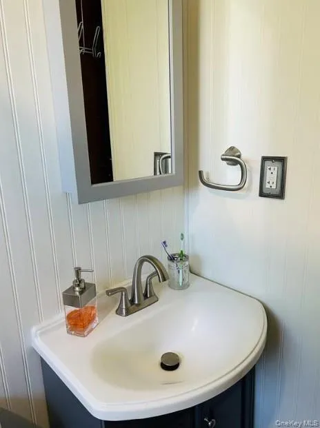 43 Totten Place, Babylon, NY, 1 Bedroom Bedrooms, 3 Rooms Rooms,1 BathroomBathrooms,Residential Lease,For Rent,Totten,0,1010641 43 Totten Place, Babylon, NY, 1 Bedroom Bedrooms, 3 Rooms Rooms,1 BathroomBathrooms,Residential Lease,For Rent,Totten,0,1010641