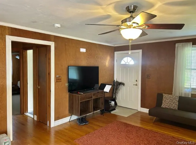 43 Totten Place, Babylon, NY, 1 Bedroom Bedrooms, 3 Rooms Rooms,1 BathroomBathrooms,Residential Lease,For Rent,Totten,0,1010641 43 Totten Place, Babylon, NY, 1 Bedroom Bedrooms, 3 Rooms Rooms,1 BathroomBathrooms,Residential Lease,For Rent,Totten,0,1010641
