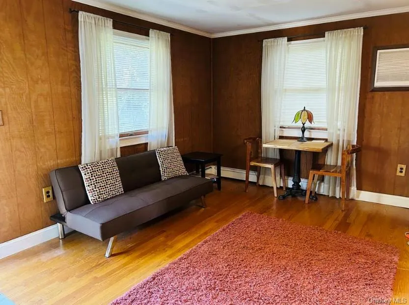 43 Totten Place, Babylon, NY, 1 Bedroom Bedrooms, 3 Rooms Rooms,1 BathroomBathrooms,Residential Lease,For Rent,Totten,0,1010641 43 Totten Place, Babylon, NY, 1 Bedroom Bedrooms, 3 Rooms Rooms,1 BathroomBathrooms,Residential Lease,For Rent,Totten,0,1010641