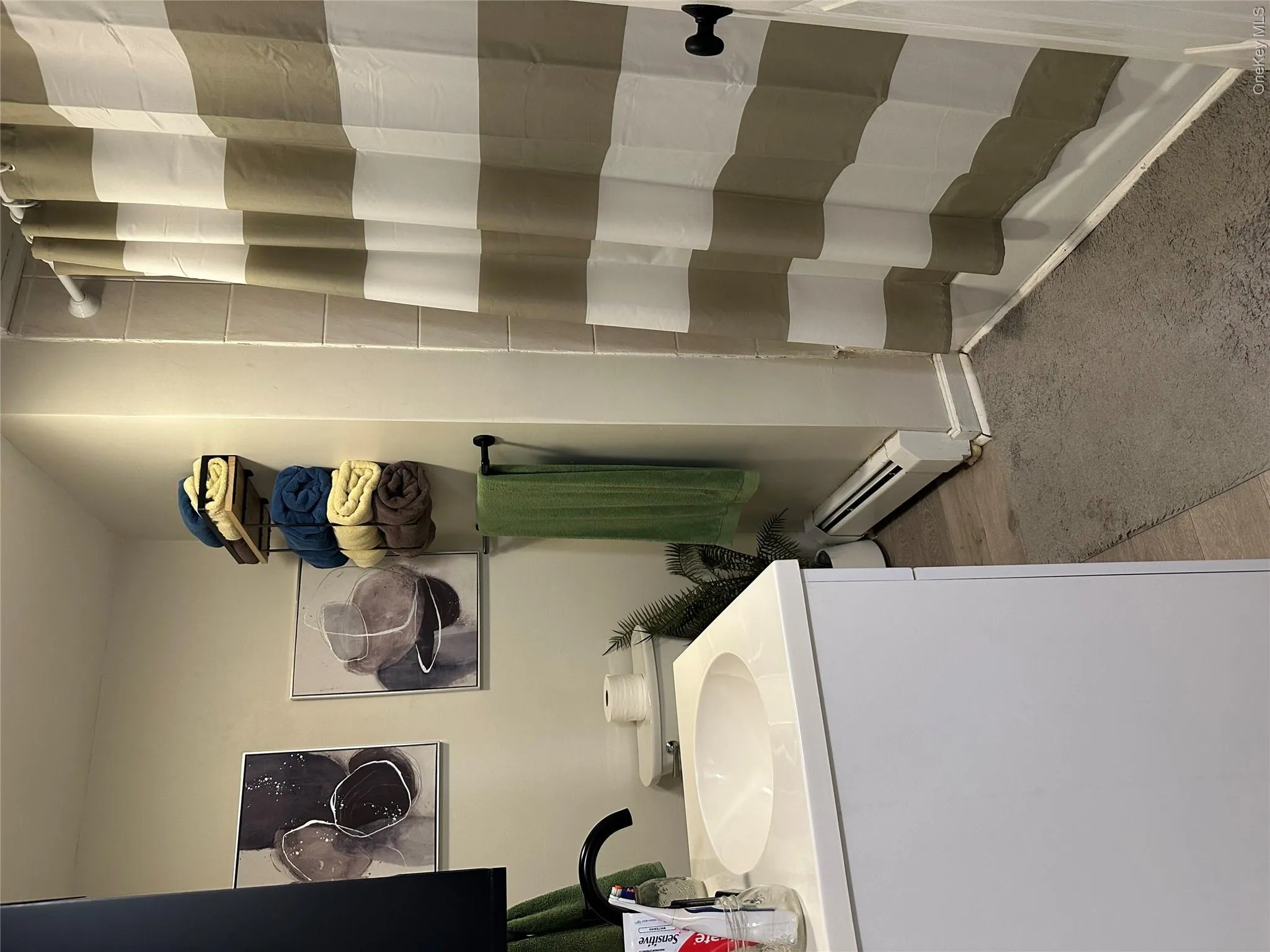 29 Main Street, Warwick (town), NY, 1 Bedroom Bedrooms, 4 Rooms Rooms,1 BathroomBathrooms,Residential Lease,For Rent,Main,0,1010642 29 Main Street, Warwick (town), NY, 1 Bedroom Bedrooms, 4 Rooms Rooms,1 BathroomBathrooms,Residential Lease,For Rent,Main,0,1010642