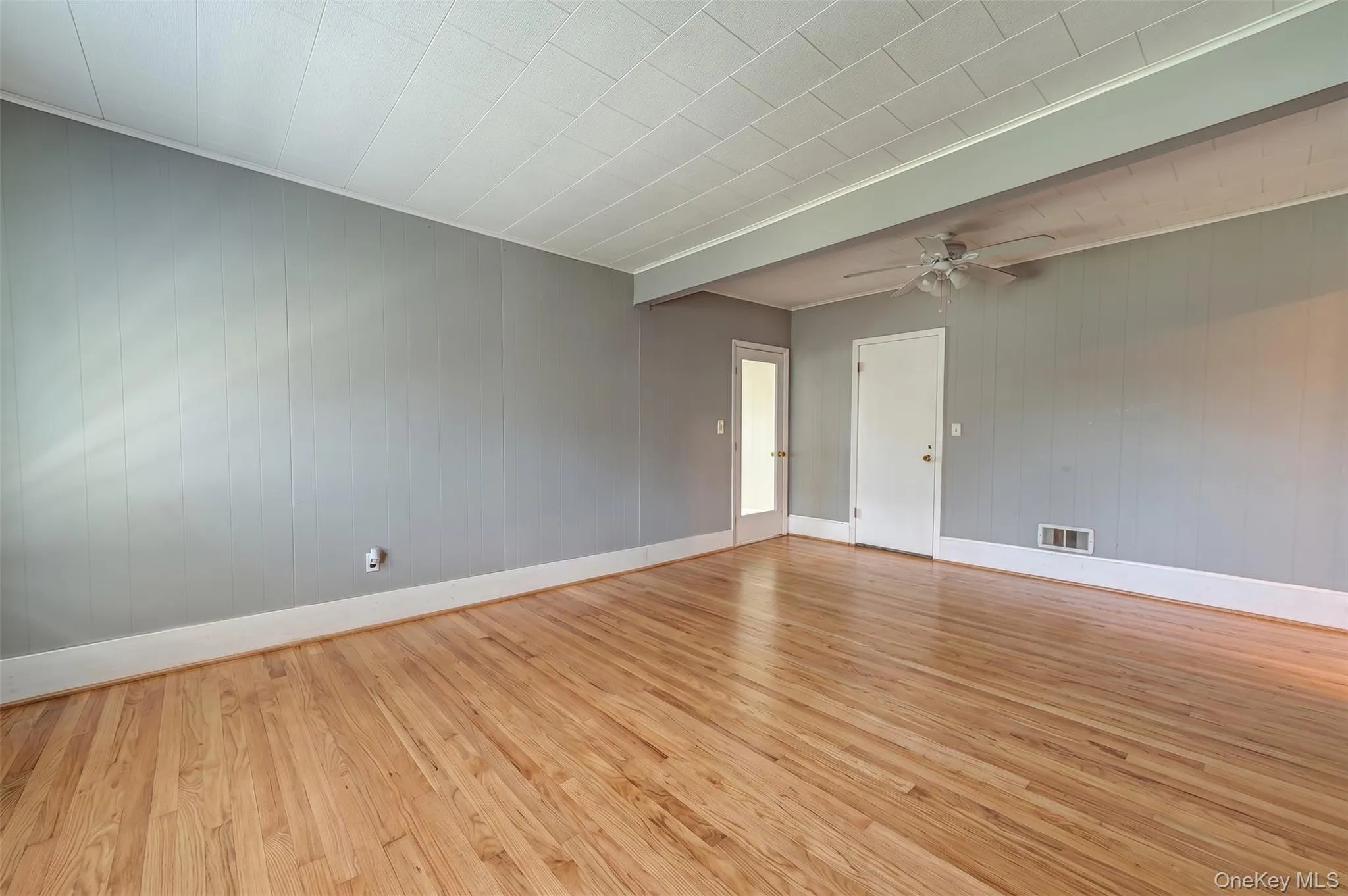 129 Bay Avenue, Brookhaven, NY, 3 Bedrooms Bedrooms, 5 Rooms Rooms,2 BathroomsBathrooms,Residential,For Rent,Bay,0,1010643 129 Bay Avenue, Brookhaven, NY, 3 Bedrooms Bedrooms, 5 Rooms Rooms,2 BathroomsBathrooms,Residential,For Rent,Bay,0,1010643