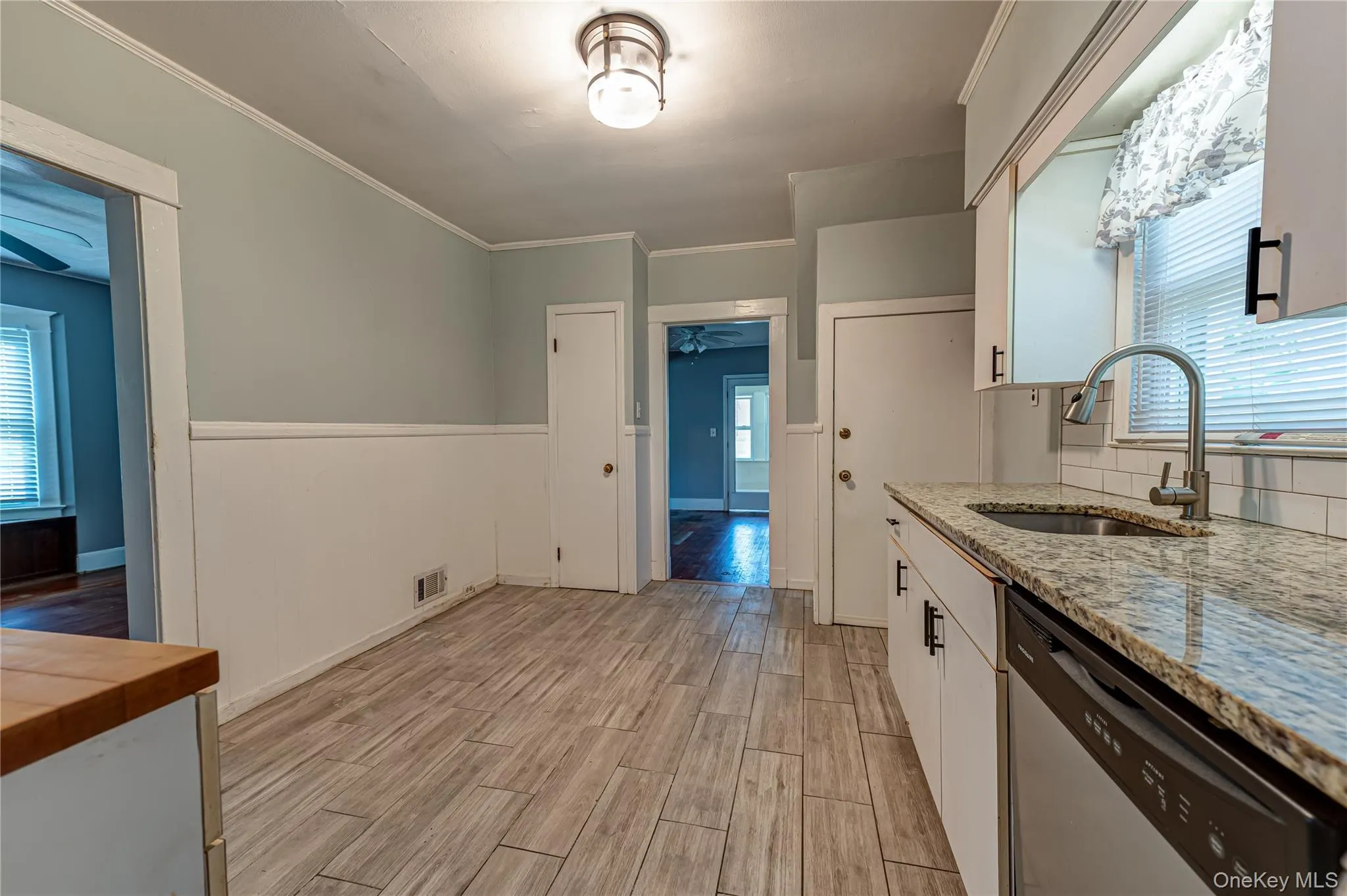 129 Bay Avenue, Brookhaven, NY, 3 Bedrooms Bedrooms, 5 Rooms Rooms,2 BathroomsBathrooms,Residential,For Rent,Bay,0,1010643 129 Bay Avenue, Brookhaven, NY, 3 Bedrooms Bedrooms, 5 Rooms Rooms,2 BathroomsBathrooms,Residential,For Rent,Bay,0,1010643