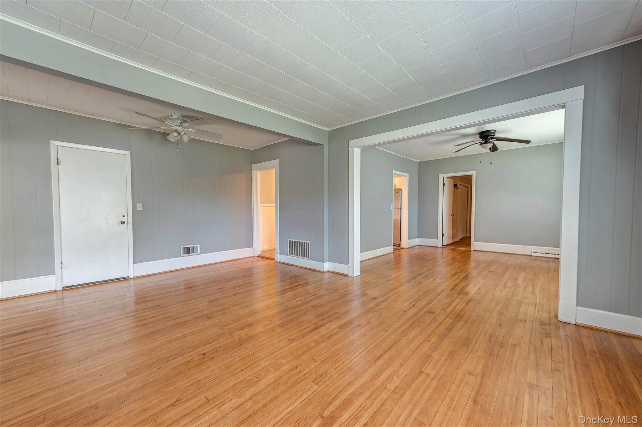 129 Bay Avenue, Brookhaven, NY, 3 Bedrooms Bedrooms, 5 Rooms Rooms,2 BathroomsBathrooms,Residential,For Rent,Bay,0,1010643 129 Bay Avenue, Brookhaven, NY, 3 Bedrooms Bedrooms, 5 Rooms Rooms,2 BathroomsBathrooms,Residential,For Rent,Bay,0,1010643