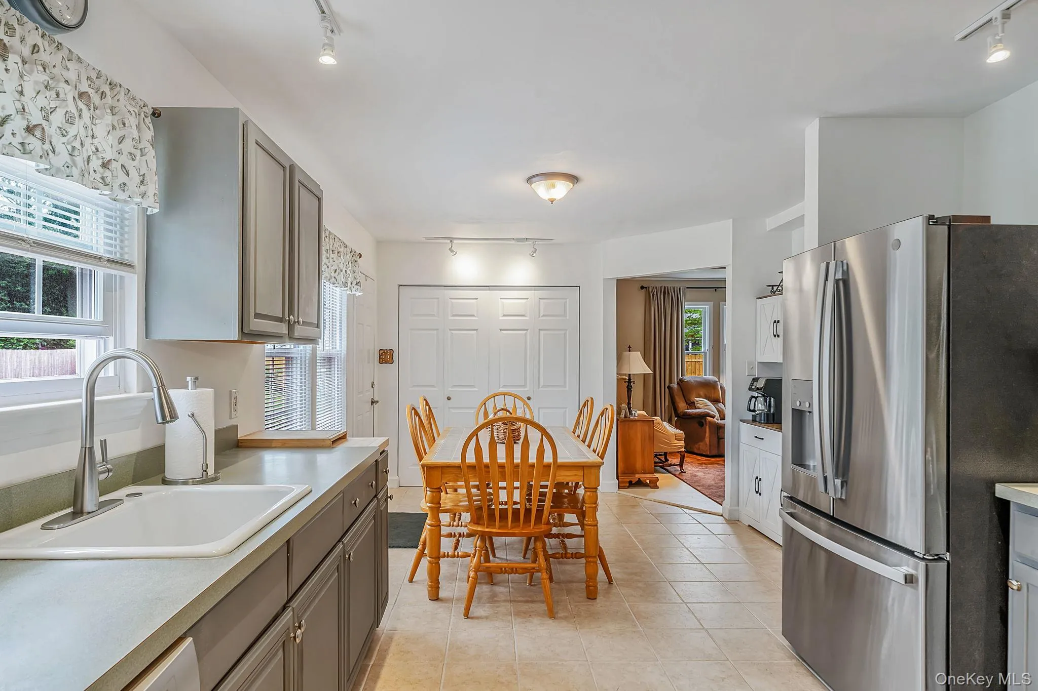4 Green Terrace, Brookhaven, NY, 3 Bedrooms Bedrooms, 9 Rooms Rooms,1 BathroomBathrooms,Residential,For Rent,Green,0,1010645 4 Green Terrace, Brookhaven, NY, 3 Bedrooms Bedrooms, 9 Rooms Rooms,1 BathroomBathrooms,Residential,For Rent,Green,0,1010645