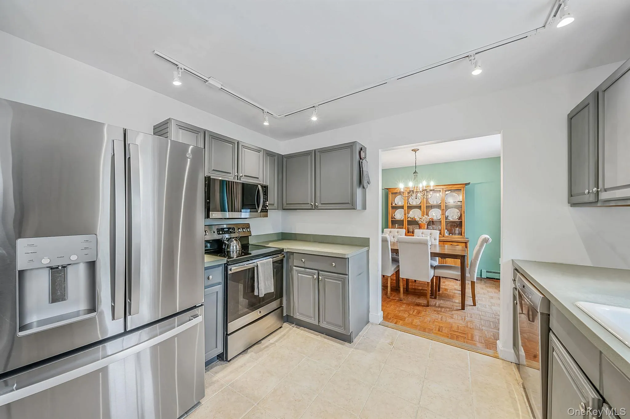 4 Green Terrace, Brookhaven, NY, 3 Bedrooms Bedrooms, 9 Rooms Rooms,1 BathroomBathrooms,Residential,For Rent,Green,0,1010645 4 Green Terrace, Brookhaven, NY, 3 Bedrooms Bedrooms, 9 Rooms Rooms,1 BathroomBathrooms,Residential,For Rent,Green,0,1010645