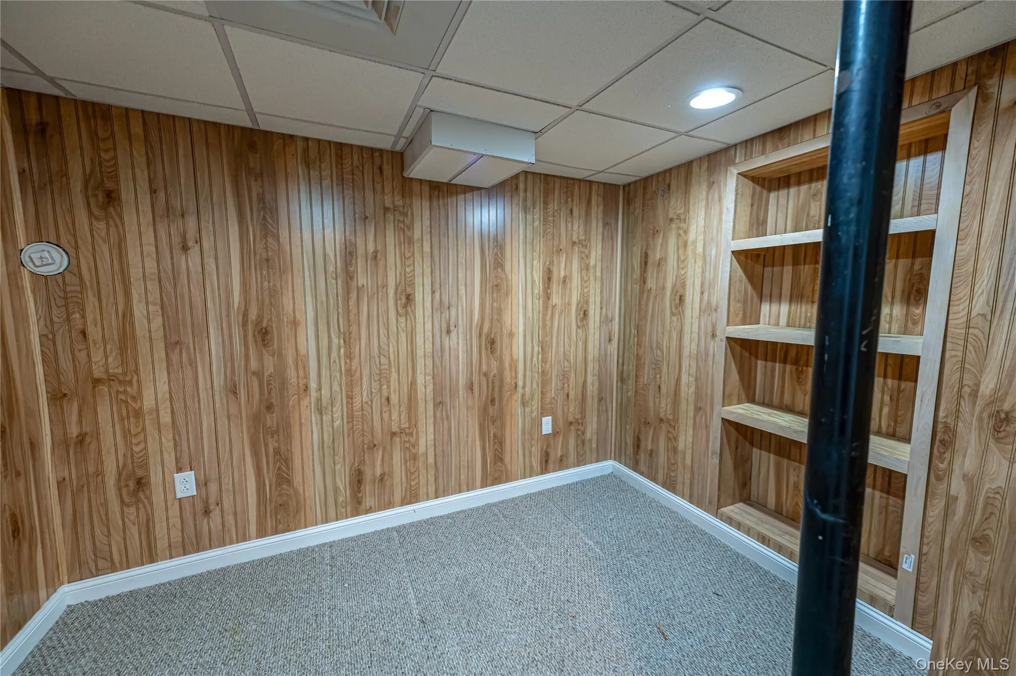 Perfect for a Home Office with built in Shelving Perfect for a Home Office with built in Shelving