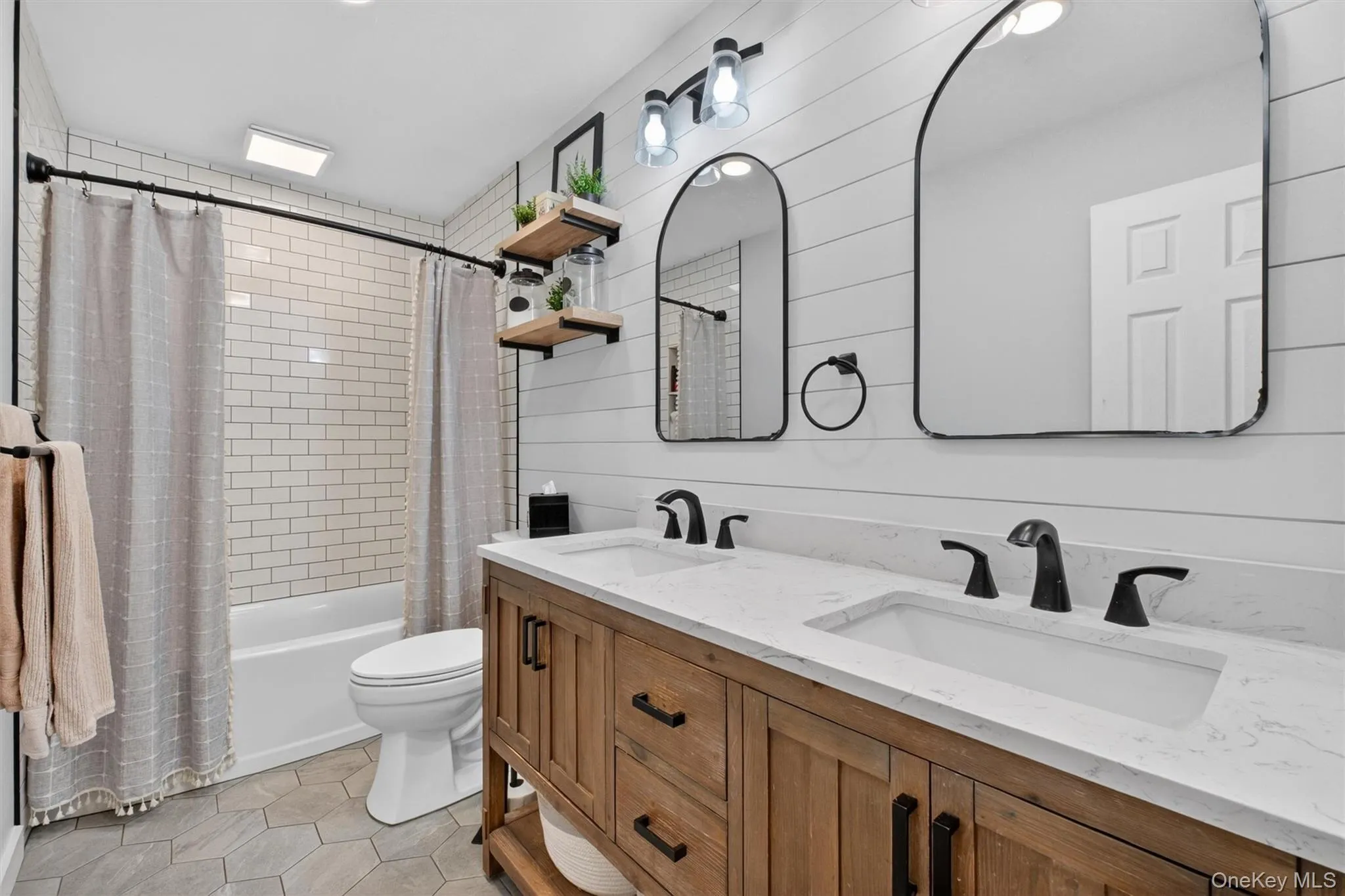 13 Clarkview Road, New Windsor, NY, 4 Bedrooms Bedrooms, 7 Rooms Rooms,2 BathroomsBathrooms,Residential,For Rent,Clarkview,0,1010649 13 Clarkview Road, New Windsor, NY, 4 Bedrooms Bedrooms, 7 Rooms Rooms,2 BathroomsBathrooms,Residential,For Rent,Clarkview,0,1010649