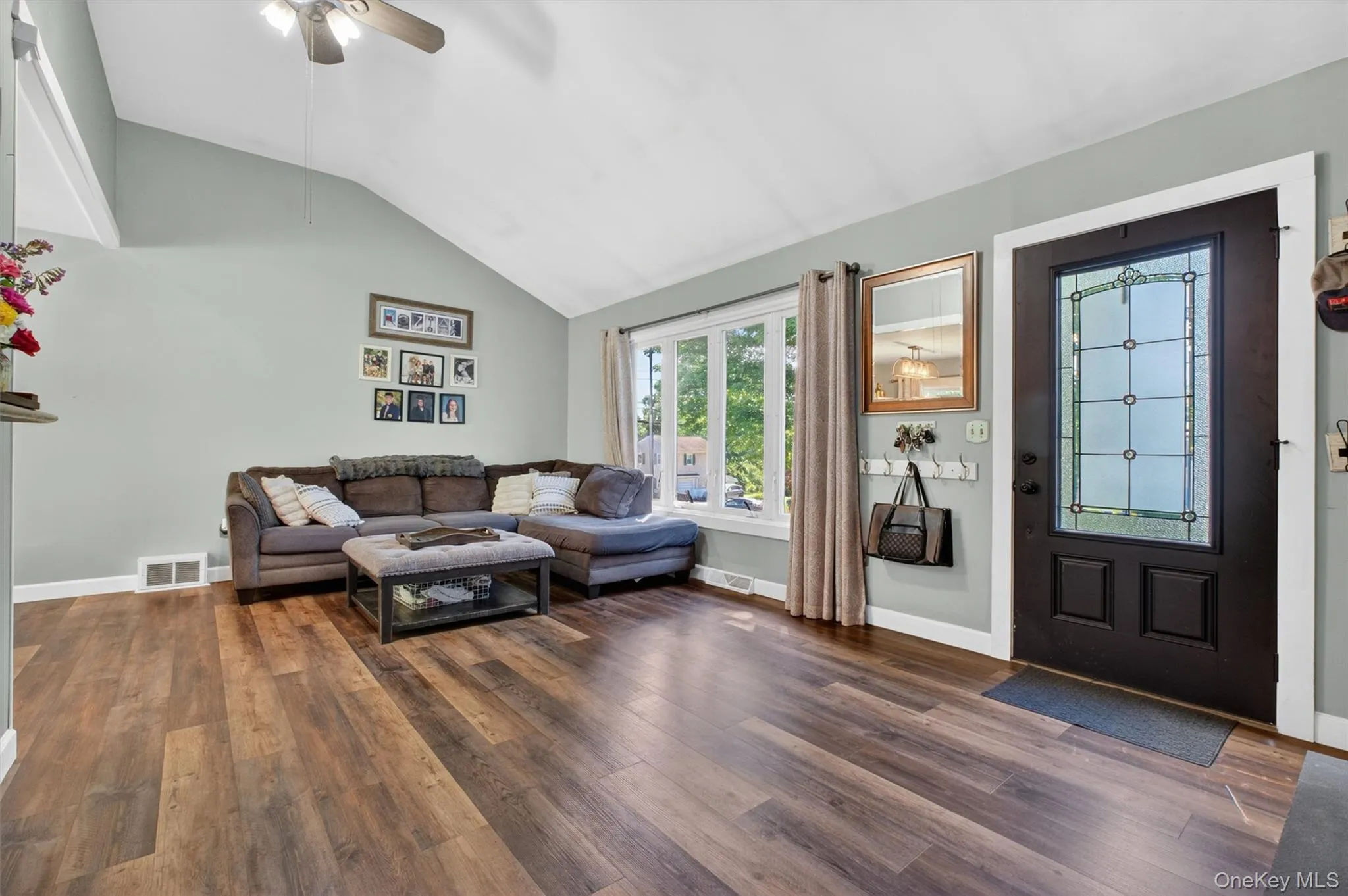 13 Clarkview Road, New Windsor, NY, 4 Bedrooms Bedrooms, 7 Rooms Rooms,2 BathroomsBathrooms,Residential,For Rent,Clarkview,0,1010649 13 Clarkview Road, New Windsor, NY, 4 Bedrooms Bedrooms, 7 Rooms Rooms,2 BathroomsBathrooms,Residential,For Rent,Clarkview,0,1010649