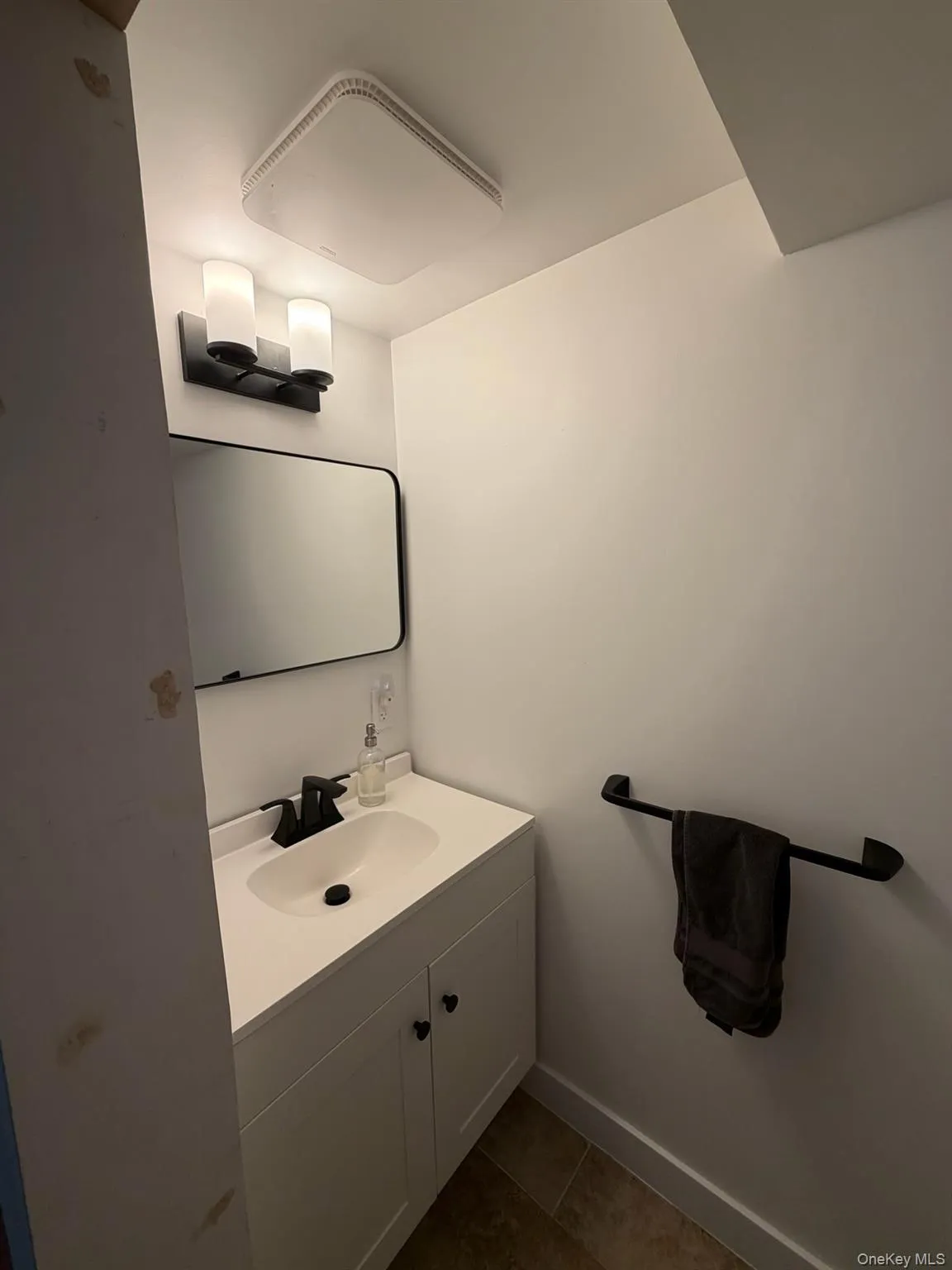 78 Shadom Lane, East Hampton, NY, 3 Bedrooms Bedrooms, 7 Rooms Rooms,2 BathroomsBathrooms,Residential,For Rent,Shadom,0,1010650 78 Shadom Lane, East Hampton, NY, 3 Bedrooms Bedrooms, 7 Rooms Rooms,2 BathroomsBathrooms,Residential,For Rent,Shadom,0,1010650