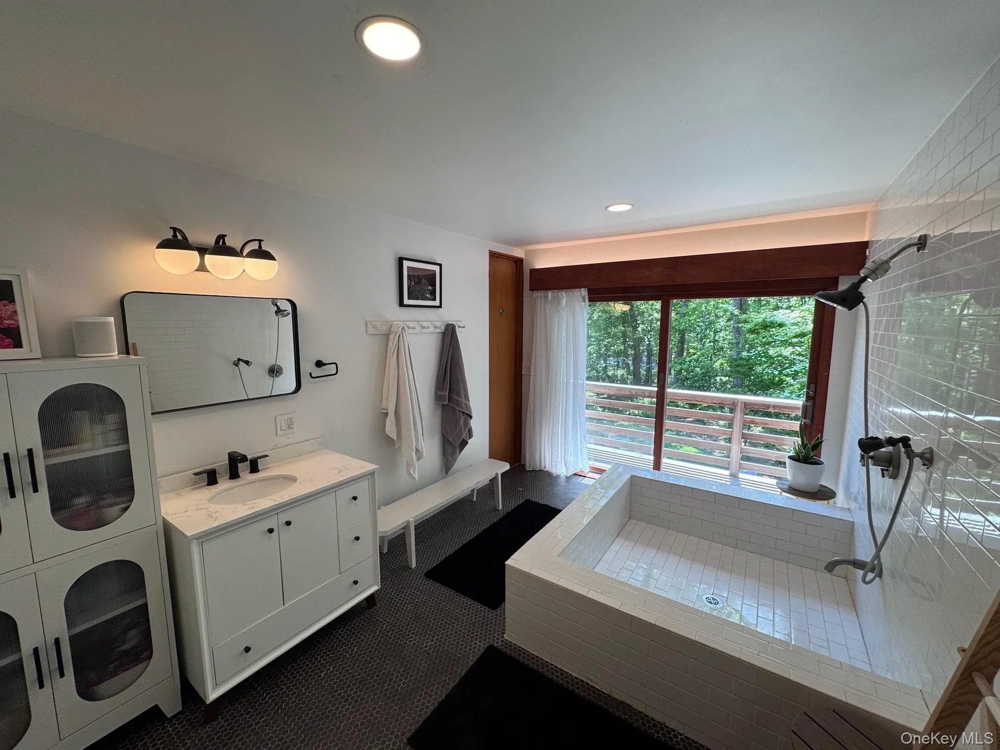 78 Shadom Lane, East Hampton, NY, 3 Bedrooms Bedrooms, 7 Rooms Rooms,2 BathroomsBathrooms,Residential,For Rent,Shadom,0,1010650 78 Shadom Lane, East Hampton, NY, 3 Bedrooms Bedrooms, 7 Rooms Rooms,2 BathroomsBathrooms,Residential,For Rent,Shadom,0,1010650