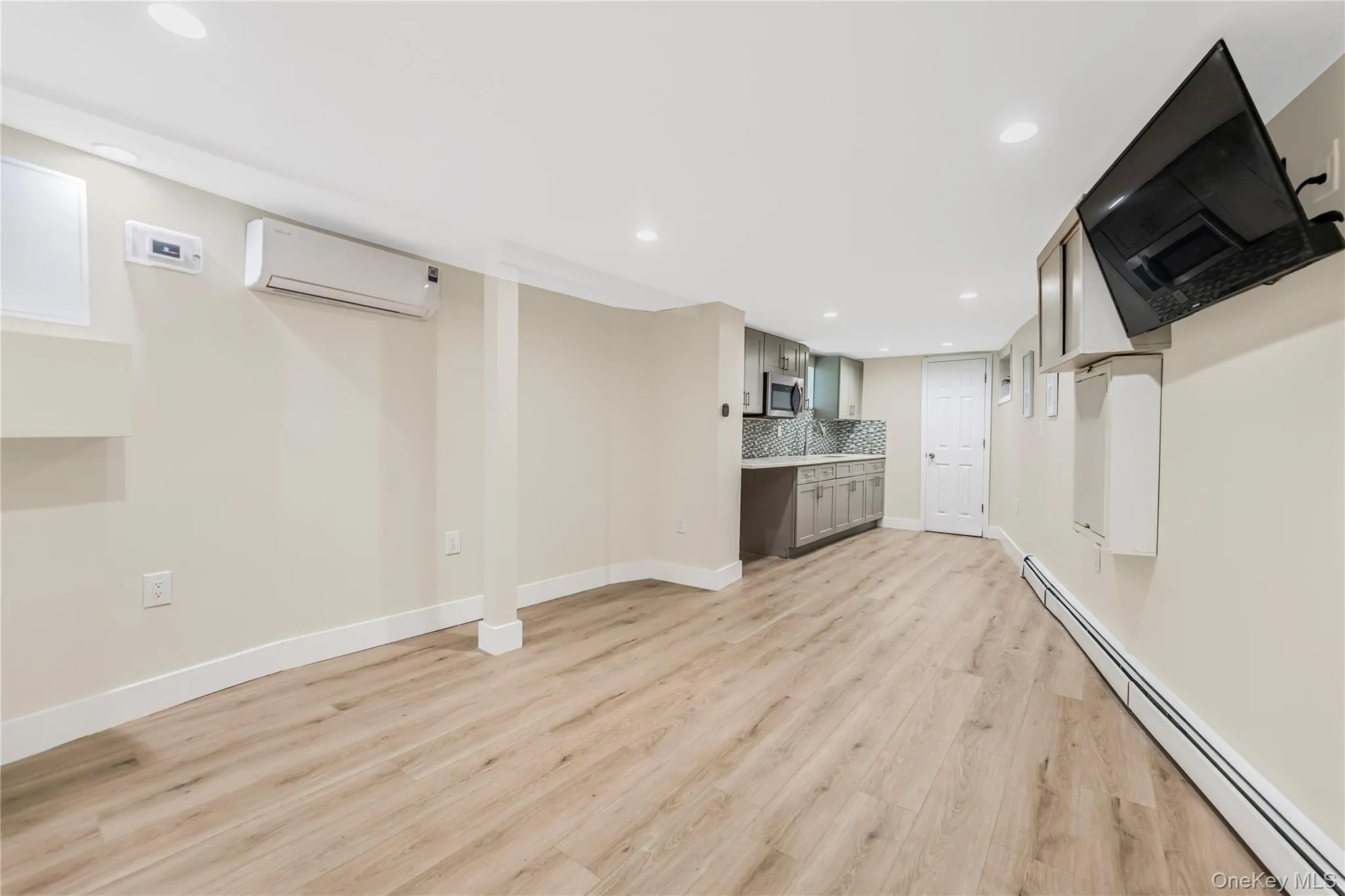 735 211th Street, New York, NY, 2 Bedrooms Bedrooms, 8 Rooms Rooms,2 BathroomsBathrooms,Residential,For Rent,211th,0,KEY1010651 735 211th Street, New York, NY, 2 Bedrooms Bedrooms, 8 Rooms Rooms,2 BathroomsBathrooms,Residential,For Rent,211th,0,KEY1010651