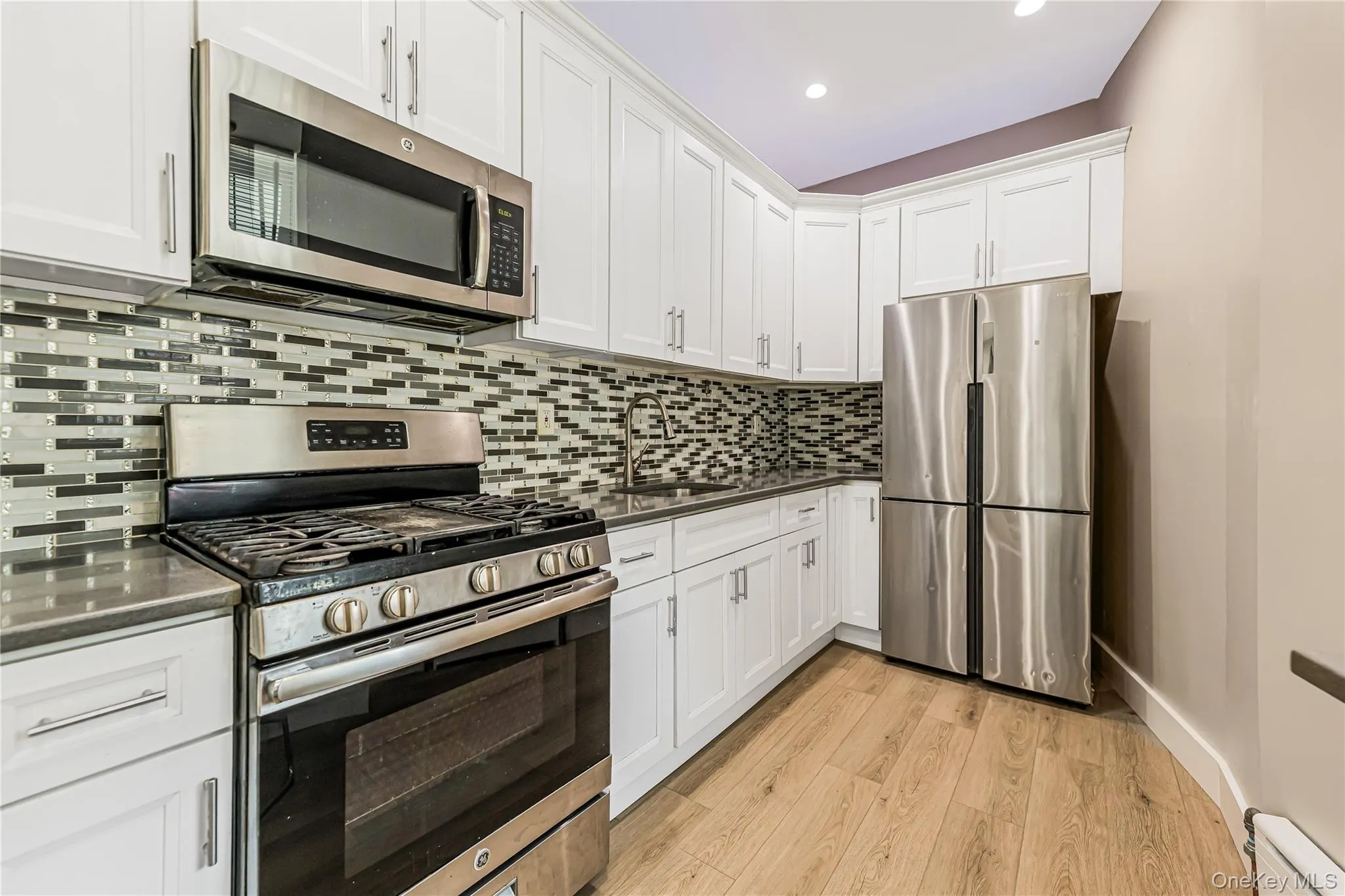 735 211th Street, New York, NY, 2 Bedrooms Bedrooms, 8 Rooms Rooms,2 BathroomsBathrooms,Residential,For Rent,211th,0,KEY1010651 735 211th Street, New York, NY, 2 Bedrooms Bedrooms, 8 Rooms Rooms,2 BathroomsBathrooms,Residential,For Rent,211th,0,KEY1010651