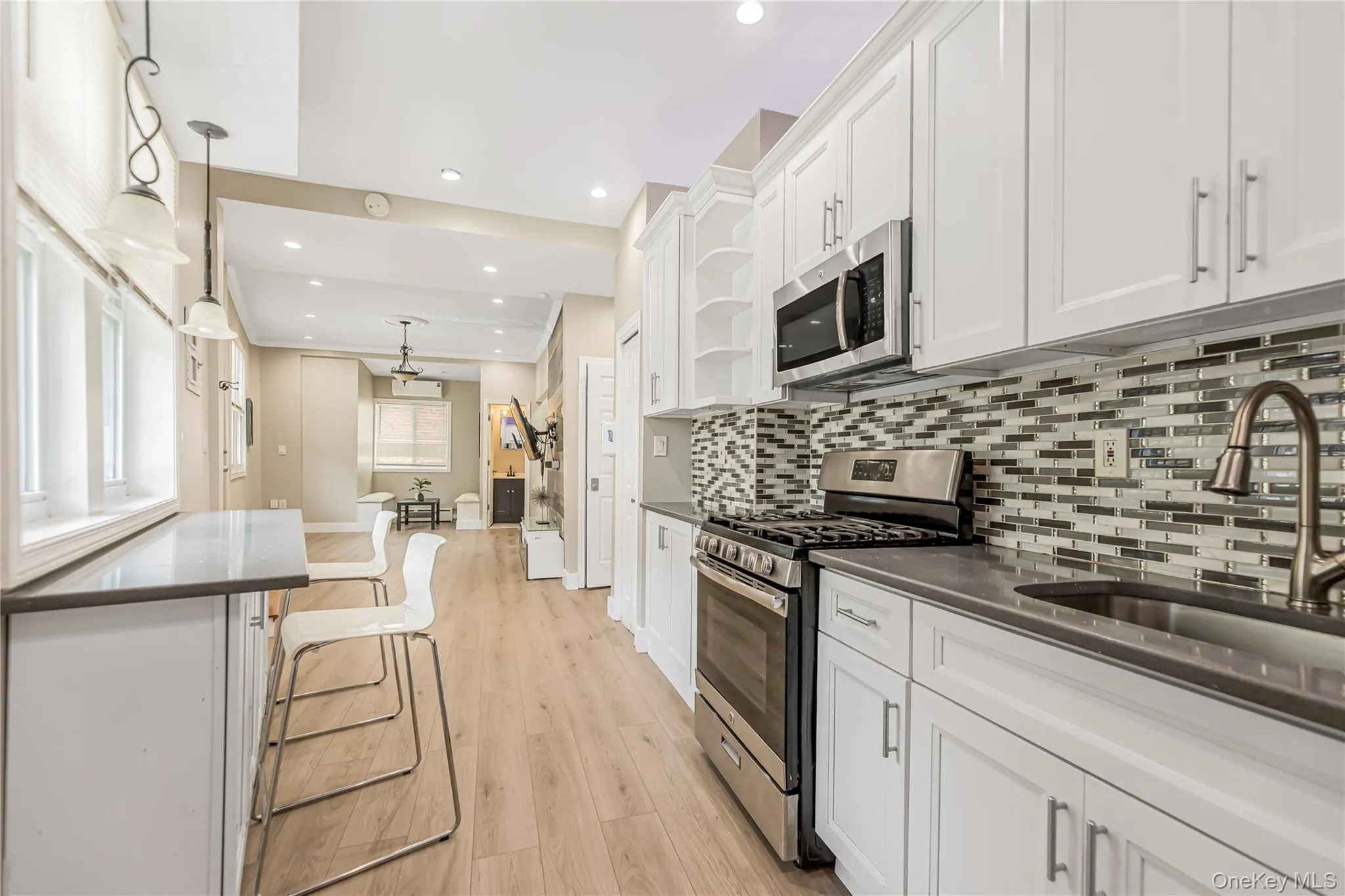 735 211th Street, New York, NY, 2 Bedrooms Bedrooms, 8 Rooms Rooms,2 BathroomsBathrooms,Residential,For Rent,211th,0,KEY1010651 735 211th Street, New York, NY, 2 Bedrooms Bedrooms, 8 Rooms Rooms,2 BathroomsBathrooms,Residential,For Rent,211th,0,KEY1010651