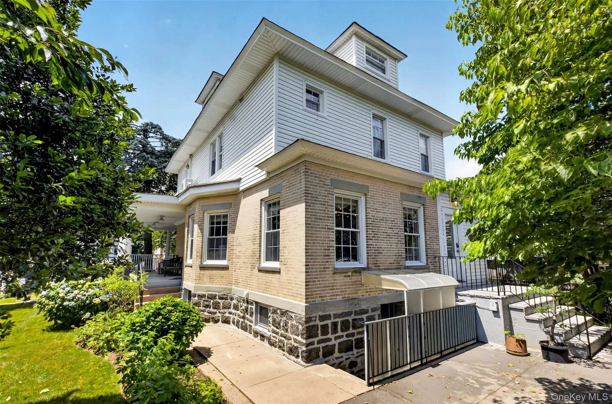 3215 Murray Lane, New York, NY, 4 Bedrooms Bedrooms, 10 Rooms Rooms,4 BathroomsBathrooms,Residential,For Rent,Murray,0,1010652 3215 Murray Lane, New York, NY, 4 Bedrooms Bedrooms, 10 Rooms Rooms,4 BathroomsBathrooms,Residential,For Rent,Murray,0,1010652