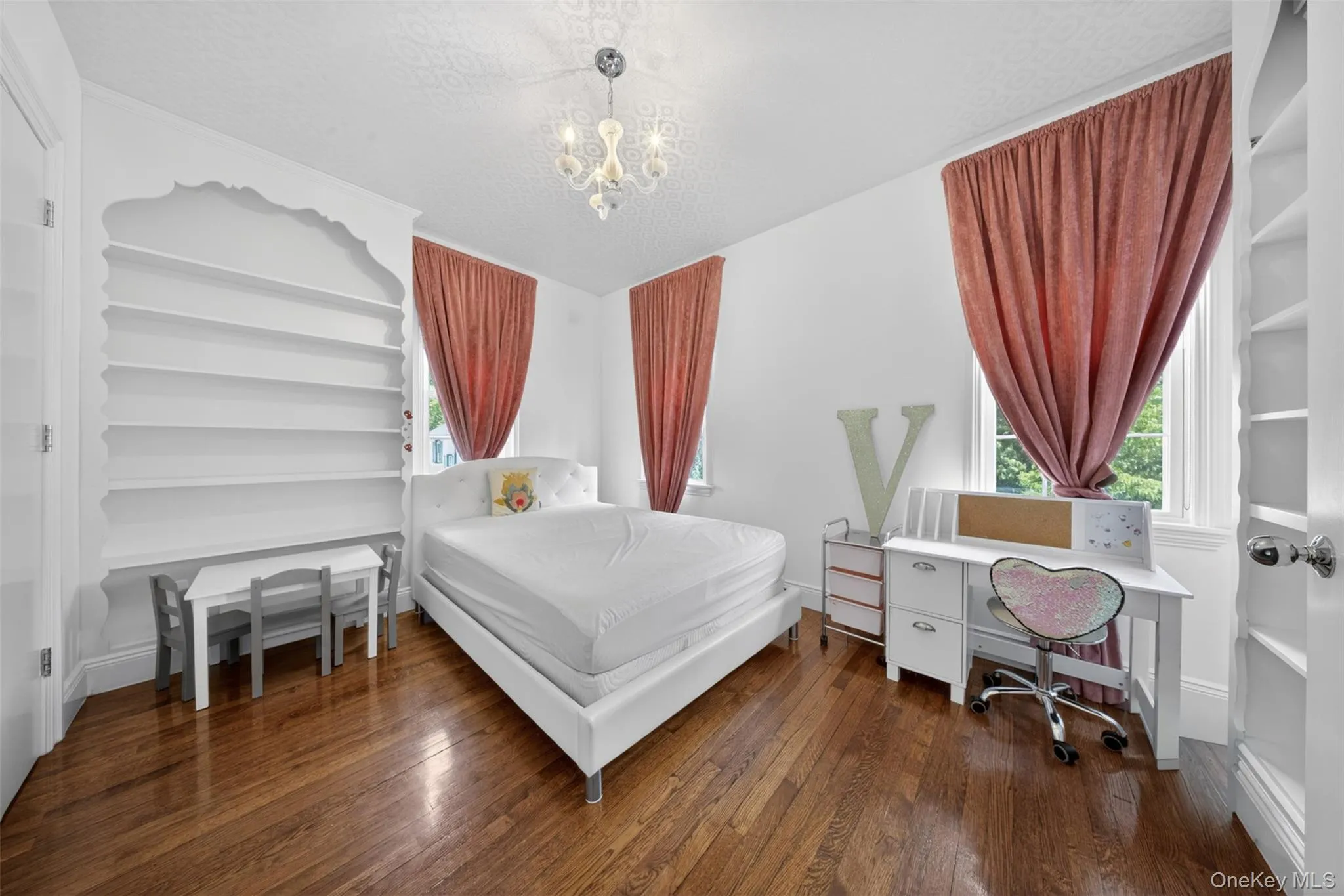 3215 Murray Lane, New York, NY, 4 Bedrooms Bedrooms, 10 Rooms Rooms,4 BathroomsBathrooms,Residential,For Rent,Murray,0,1010652 3215 Murray Lane, New York, NY, 4 Bedrooms Bedrooms, 10 Rooms Rooms,4 BathroomsBathrooms,Residential,For Rent,Murray,0,1010652