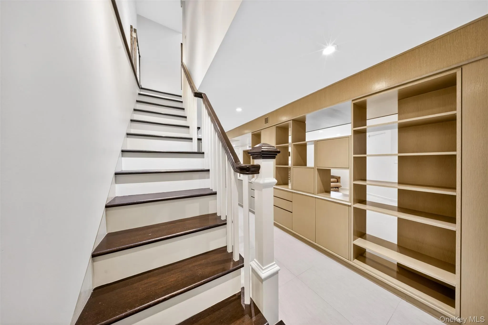 3215 Murray Lane, New York, NY, 4 Bedrooms Bedrooms, 10 Rooms Rooms,4 BathroomsBathrooms,Residential,For Rent,Murray,0,1010652 3215 Murray Lane, New York, NY, 4 Bedrooms Bedrooms, 10 Rooms Rooms,4 BathroomsBathrooms,Residential,For Rent,Murray,0,1010652