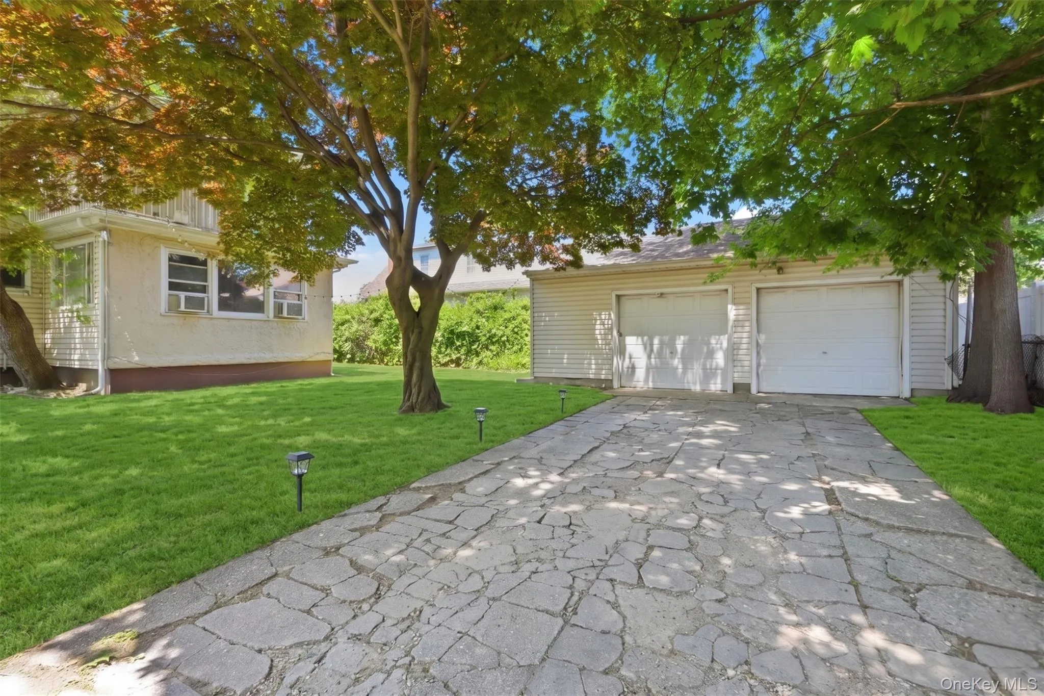 1 Moore Avenue, Hempstead, NY, 4 Bedrooms Bedrooms, 7 Rooms Rooms,1 BathroomBathrooms,Residential,For Rent,Moore,0,1010660 1 Moore Avenue, Hempstead, NY, 4 Bedrooms Bedrooms, 7 Rooms Rooms,1 BathroomBathrooms,Residential,For Rent,Moore,0,1010660