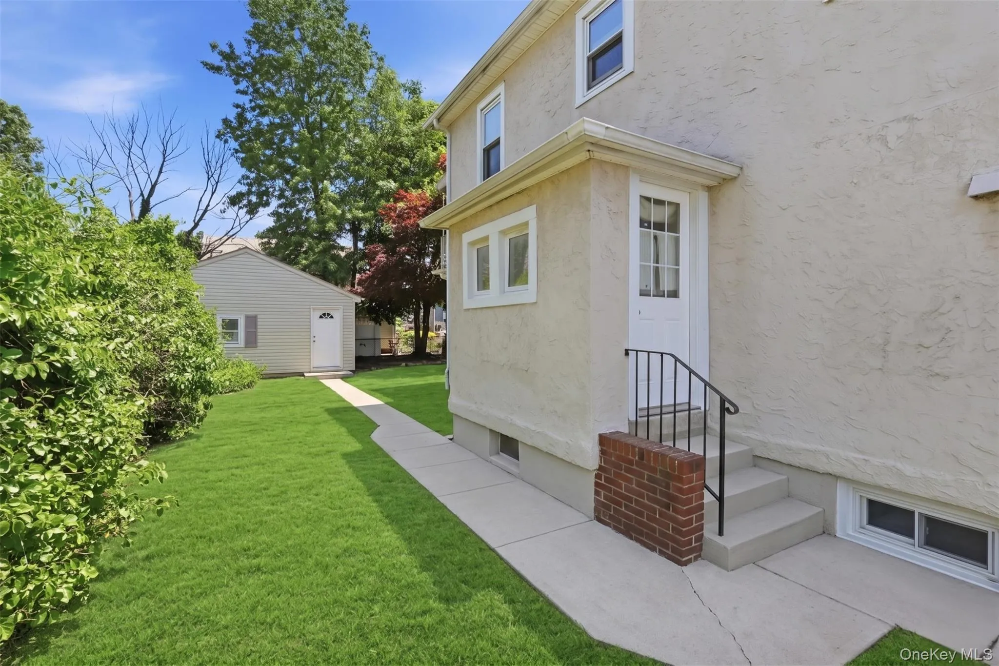 1 Moore Avenue, Hempstead, NY, 4 Bedrooms Bedrooms, 7 Rooms Rooms,1 BathroomBathrooms,Residential,For Rent,Moore,0,1010660 1 Moore Avenue, Hempstead, NY, 4 Bedrooms Bedrooms, 7 Rooms Rooms,1 BathroomBathrooms,Residential,For Rent,Moore,0,1010660