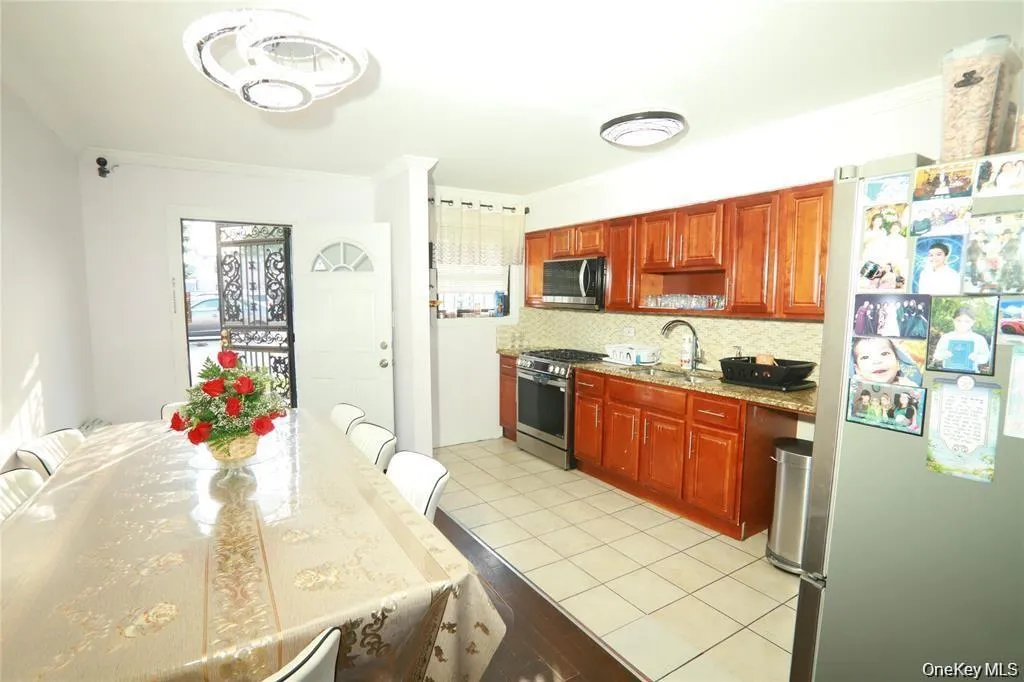 71-38 147th Street, New York, NY, 2 Bedrooms Bedrooms, 5 Rooms Rooms,1 BathroomBathrooms,Residential,For Rent,147th,0,1010662 71-38 147th Street, New York, NY, 2 Bedrooms Bedrooms, 5 Rooms Rooms,1 BathroomBathrooms,Residential,For Rent,147th,0,1010662