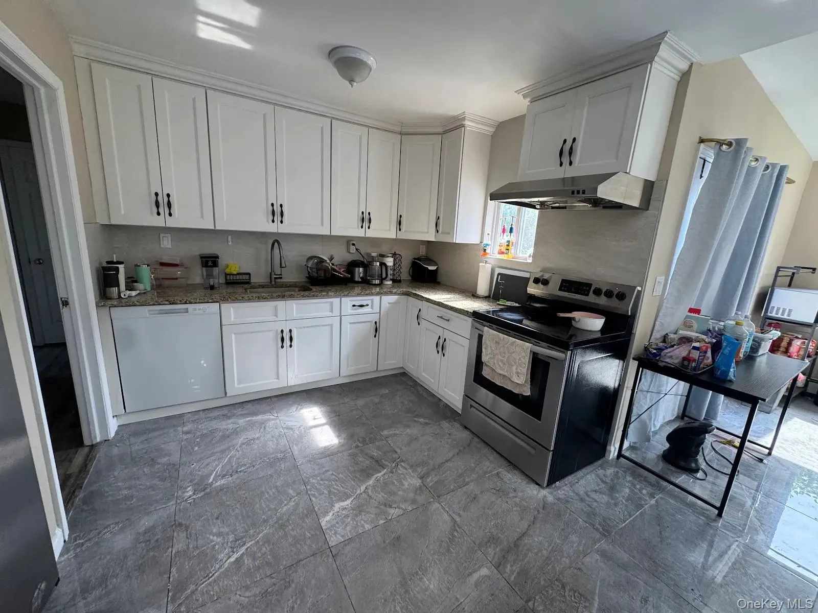 1 Eisenhower Road, Brookhaven, NY, 6 Bedrooms Bedrooms, 12 Rooms Rooms,3 BathroomsBathrooms,Residential,For Rent,Eisenhower,0,1010666 1 Eisenhower Road, Brookhaven, NY, 6 Bedrooms Bedrooms, 12 Rooms Rooms,3 BathroomsBathrooms,Residential,For Rent,Eisenhower,0,1010666