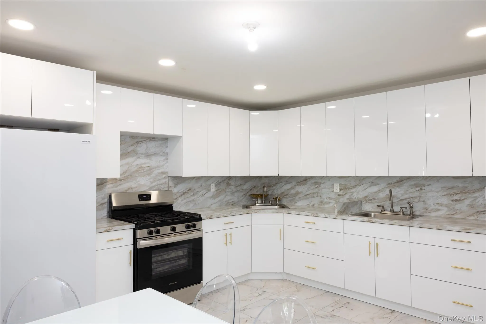 4 Rita Avenue, Ramapo, NY, 4 Bedrooms Bedrooms, 6 Rooms Rooms,2 BathroomsBathrooms,Residential,For Rent,Rita,0,1010669 4 Rita Avenue, Ramapo, NY, 4 Bedrooms Bedrooms, 6 Rooms Rooms,2 BathroomsBathrooms,Residential,For Rent,Rita,0,1010669