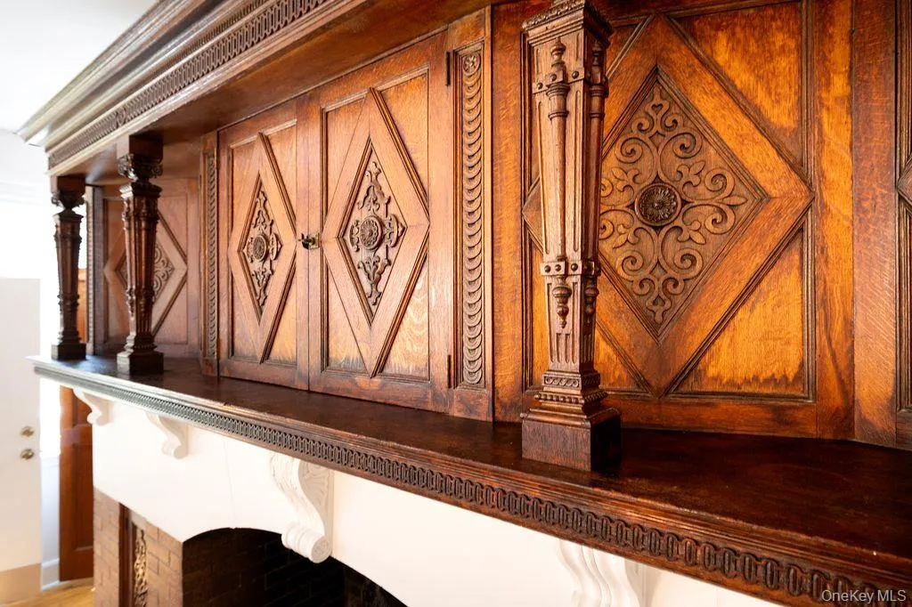 Details on Fireplace Details on Fireplace