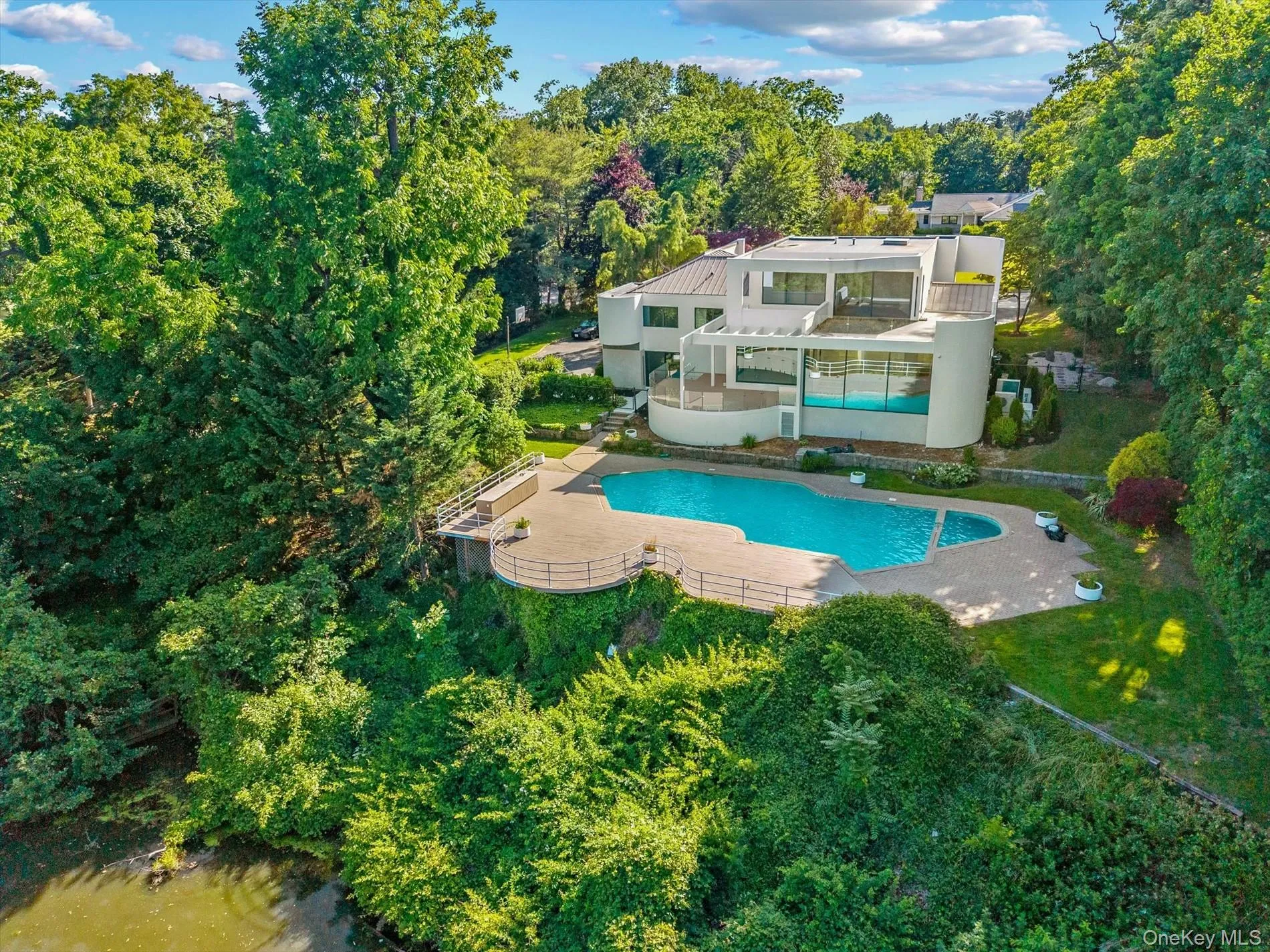 1 Foxwood Road, North Hempstead, NY, 5 Bedrooms Bedrooms, 9 Rooms Rooms,4 BathroomsBathrooms,Residential,For Rent,Foxwood,0,1010675 1 Foxwood Road, North Hempstead, NY, 5 Bedrooms Bedrooms, 9 Rooms Rooms,4 BathroomsBathrooms,Residential,For Rent,Foxwood,0,1010675