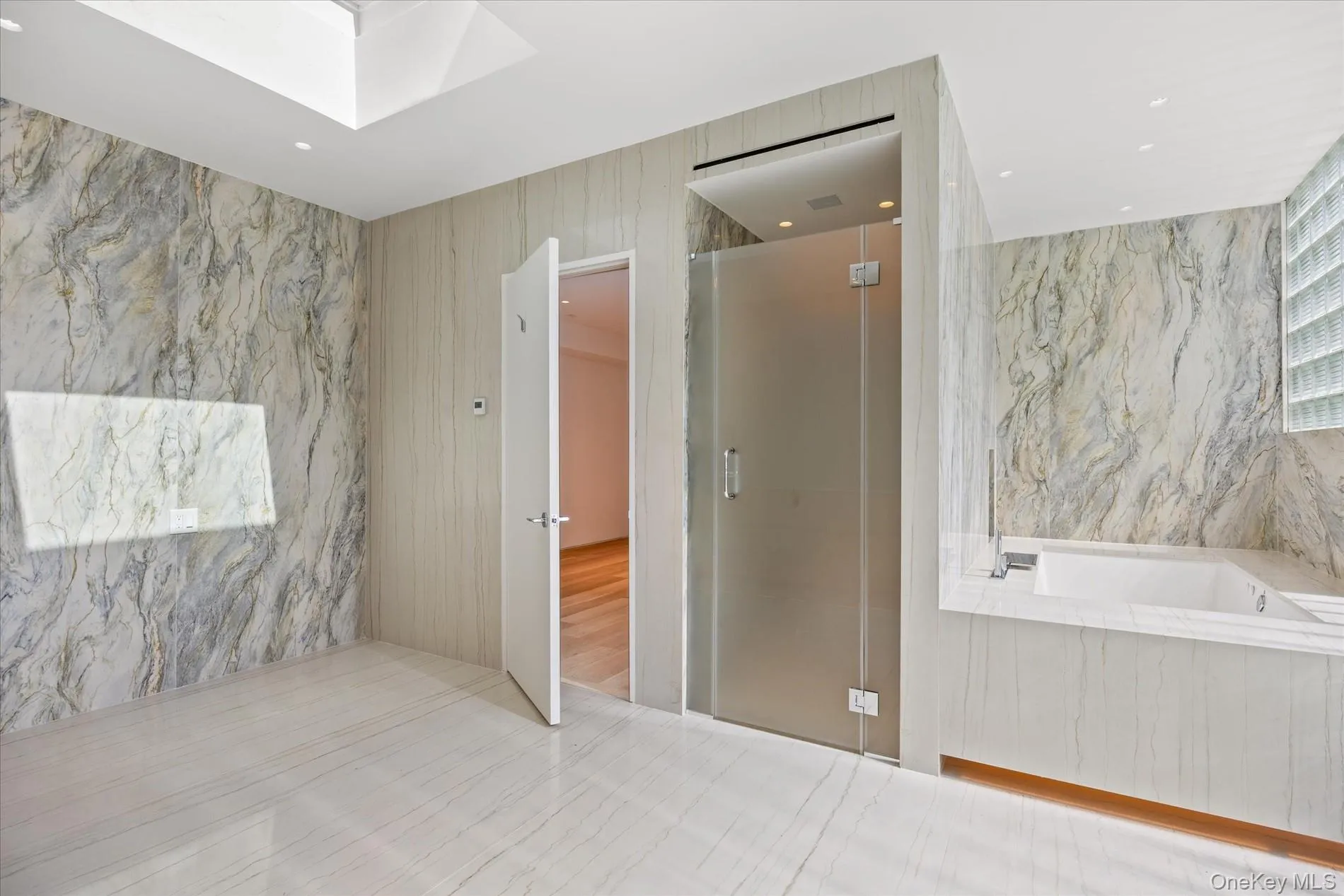 1 Foxwood Road, North Hempstead, NY, 5 Bedrooms Bedrooms, 9 Rooms Rooms,4 BathroomsBathrooms,Residential,For Rent,Foxwood,0,1010675 1 Foxwood Road, North Hempstead, NY, 5 Bedrooms Bedrooms, 9 Rooms Rooms,4 BathroomsBathrooms,Residential,For Rent,Foxwood,0,1010675