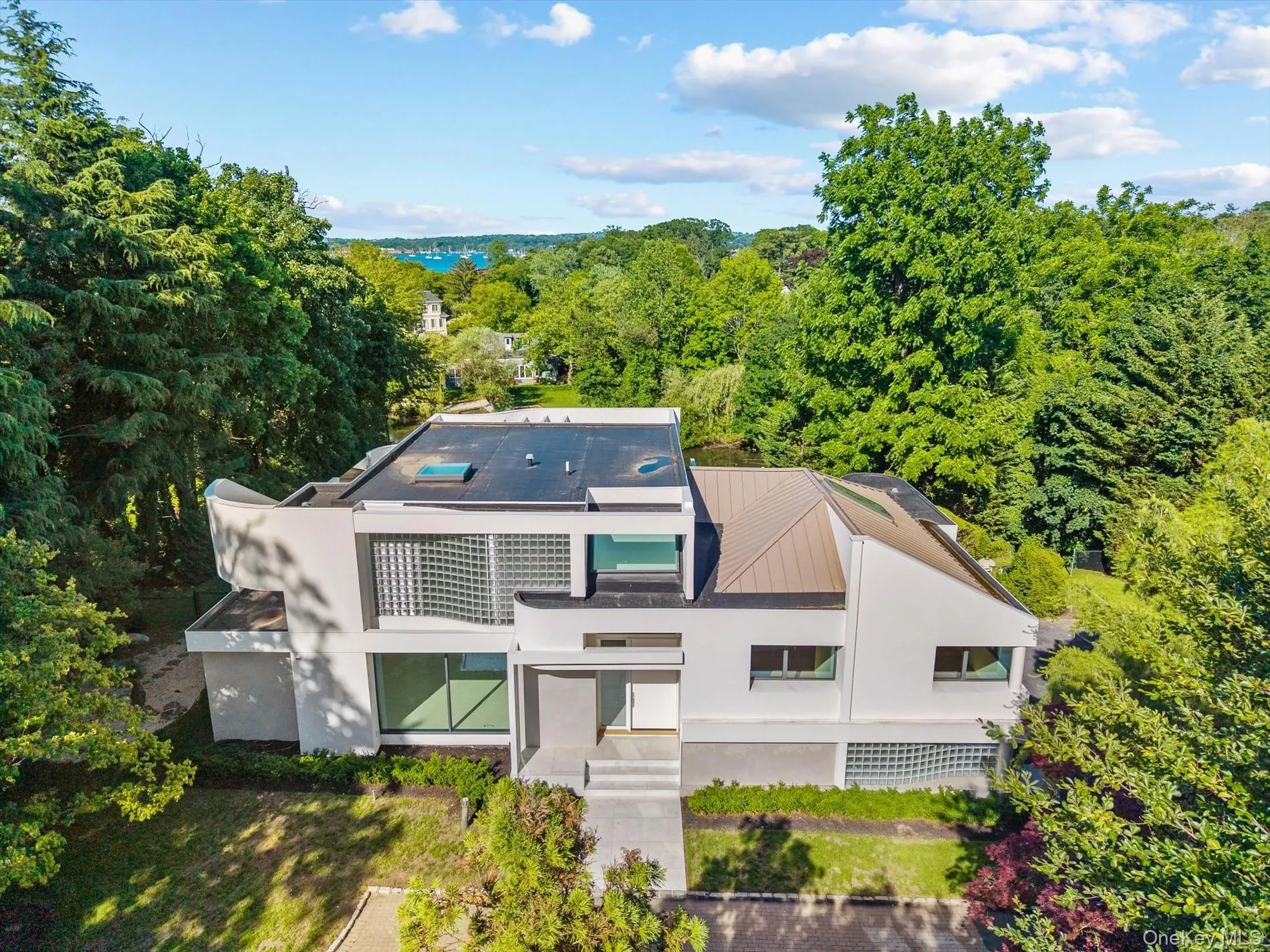 1 Foxwood Road, North Hempstead, NY, 5 Bedrooms Bedrooms, 9 Rooms Rooms,4 BathroomsBathrooms,Residential,For Rent,Foxwood,0,1010675 1 Foxwood Road, North Hempstead, NY, 5 Bedrooms Bedrooms, 9 Rooms Rooms,4 BathroomsBathrooms,Residential,For Rent,Foxwood,0,1010675