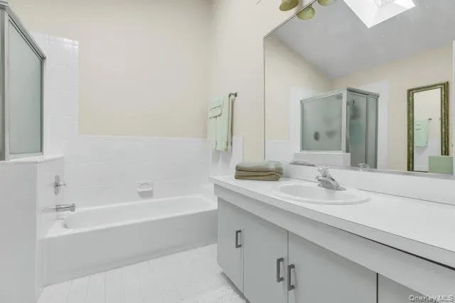 112 Dorado Court, Brookhaven, NY, 4 Bedrooms Bedrooms, 11 Rooms Rooms,2 BathroomsBathrooms,Residential,For Rent,Dorado,0,1010676 112 Dorado Court, Brookhaven, NY, 4 Bedrooms Bedrooms, 11 Rooms Rooms,2 BathroomsBathrooms,Residential,For Rent,Dorado,0,1010676