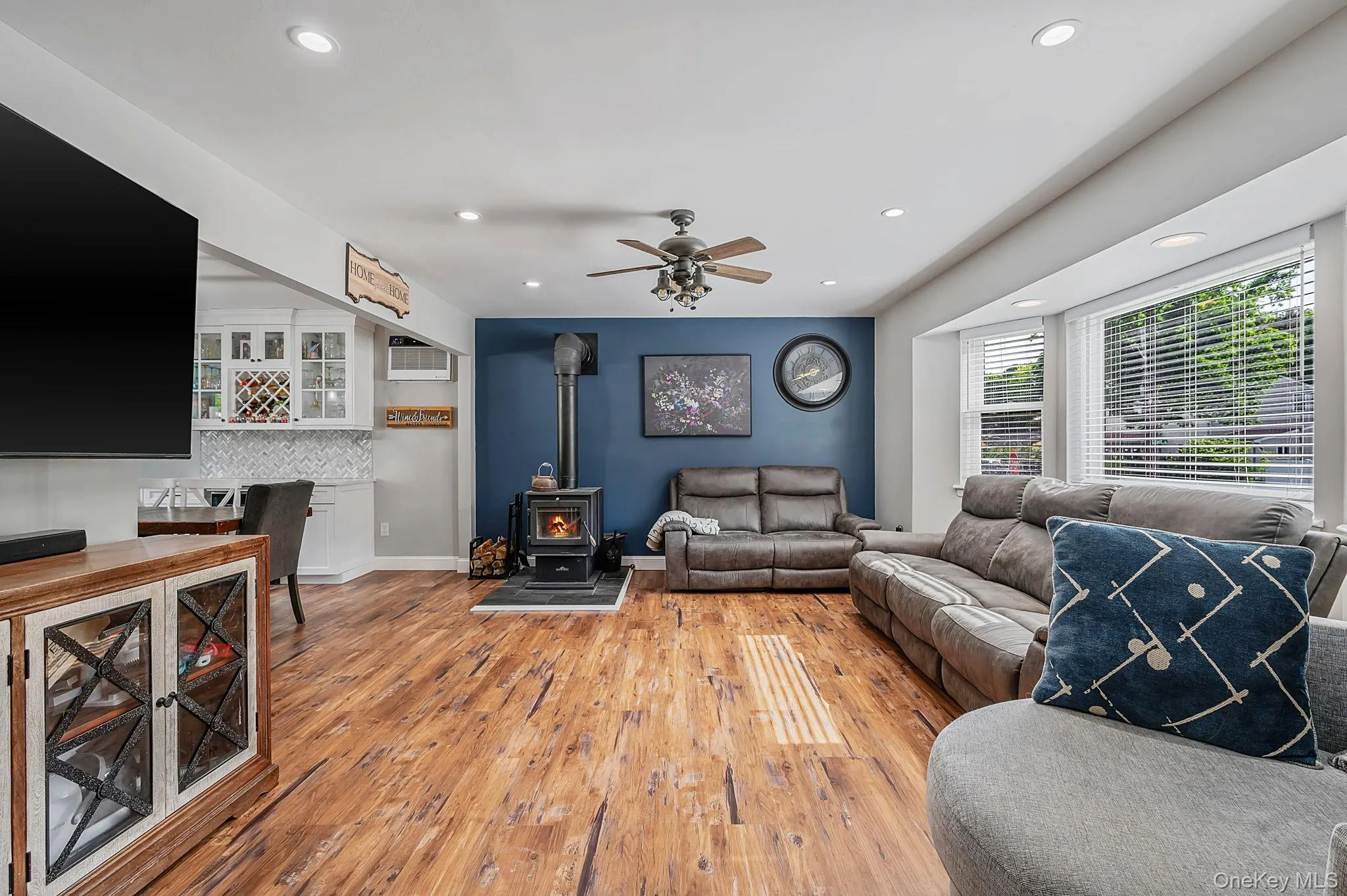 53 Abbott Avenue, Brookhaven, NY, 4 Bedrooms Bedrooms, 8 Rooms Rooms,2 BathroomsBathrooms,Residential,For Rent,Abbott,0,1010680 53 Abbott Avenue, Brookhaven, NY, 4 Bedrooms Bedrooms, 8 Rooms Rooms,2 BathroomsBathrooms,Residential,For Rent,Abbott,0,1010680