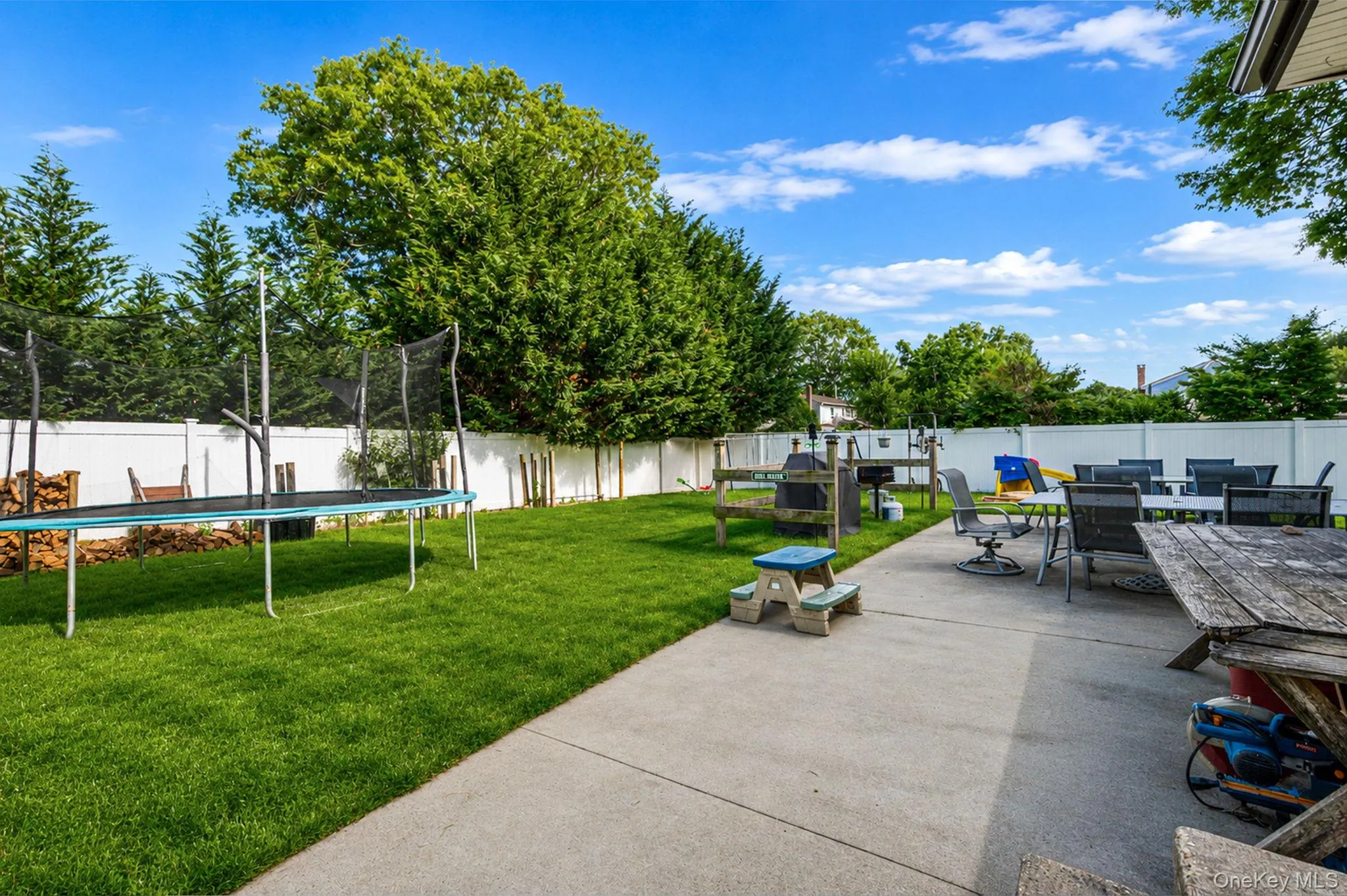 53 Abbott Avenue, Brookhaven, NY, 4 Bedrooms Bedrooms, 8 Rooms Rooms,2 BathroomsBathrooms,Residential,For Rent,Abbott,0,1010680 53 Abbott Avenue, Brookhaven, NY, 4 Bedrooms Bedrooms, 8 Rooms Rooms,2 BathroomsBathrooms,Residential,For Rent,Abbott,0,1010680