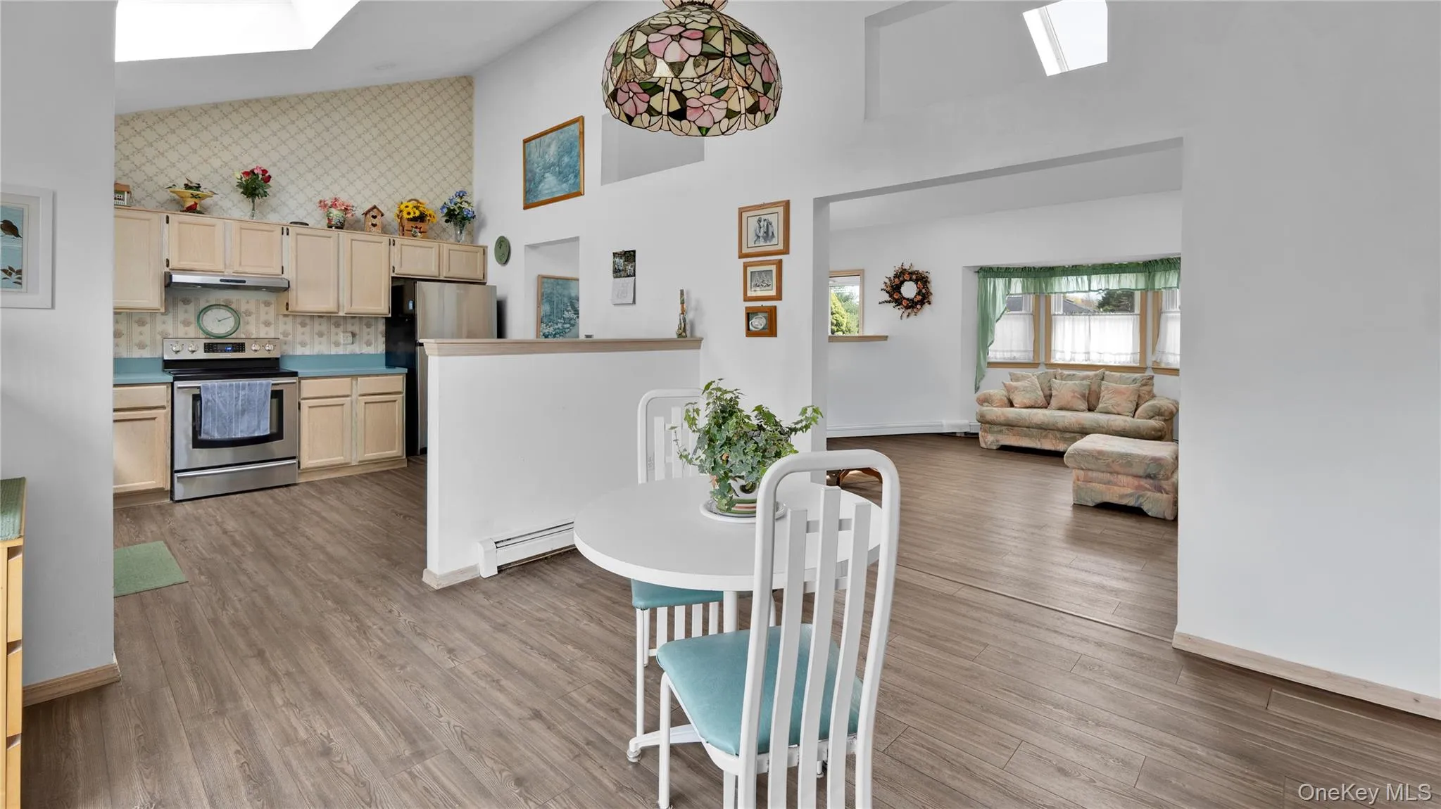 22 Donna Drive, Riverhead, NY, 3 Bedrooms Bedrooms, 6 Rooms Rooms,2 BathroomsBathrooms,Residential,For Rent,Donna,0,1010688 22 Donna Drive, Riverhead, NY, 3 Bedrooms Bedrooms, 6 Rooms Rooms,2 BathroomsBathrooms,Residential,For Rent,Donna,0,1010688