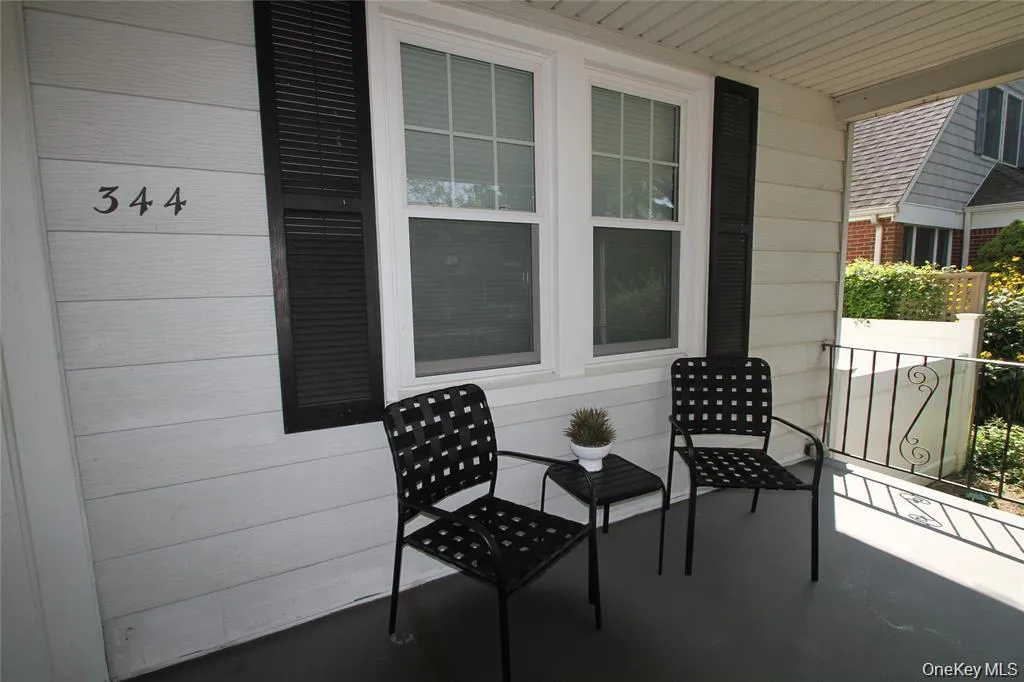344 Roslyn ave, North Hempstead, NY, 3 Bedrooms Bedrooms, 6 Rooms Rooms,1 BathroomBathrooms,Residential Lease,For Rent,Roslyn ave,0,1010693 344 Roslyn ave, North Hempstead, NY, 3 Bedrooms Bedrooms, 6 Rooms Rooms,1 BathroomBathrooms,Residential Lease,For Rent,Roslyn ave,0,1010693