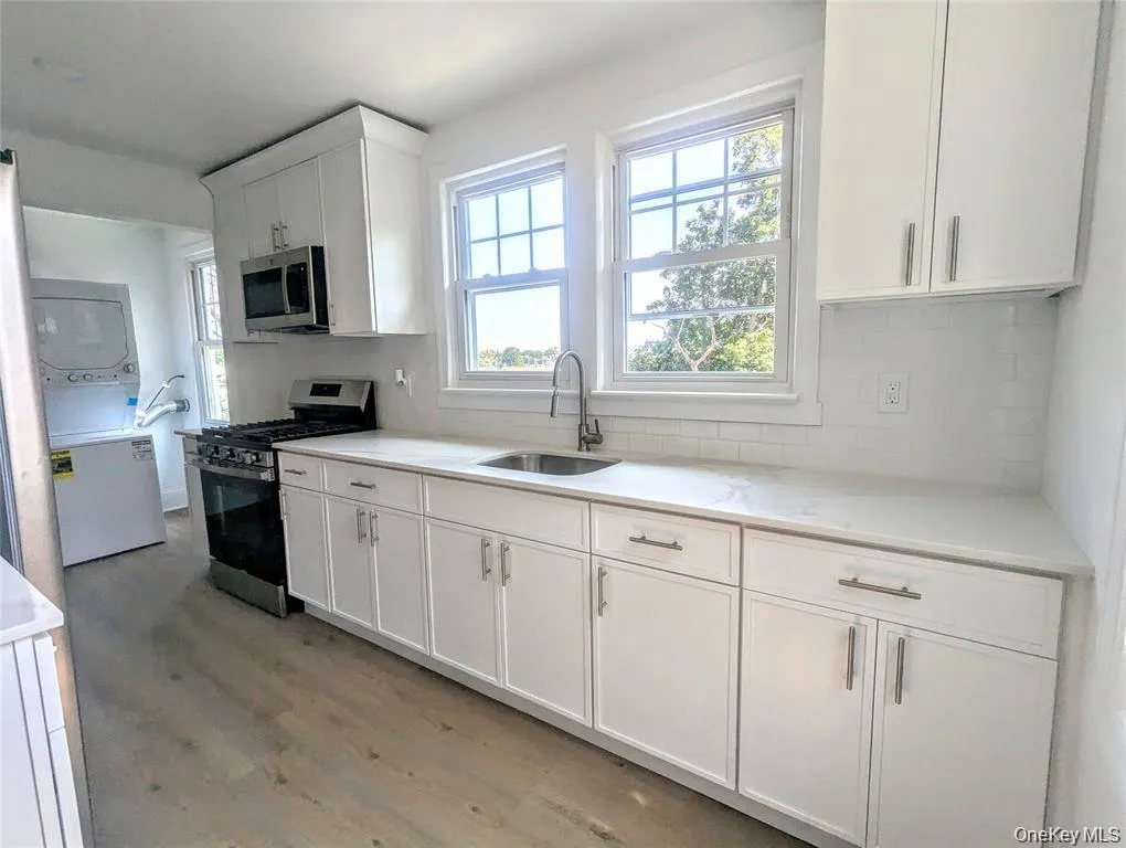 344 Roslyn ave, North Hempstead, NY, 3 Bedrooms Bedrooms, 6 Rooms Rooms,1 BathroomBathrooms,Residential Lease,For Rent,Roslyn ave,0,1010693 344 Roslyn ave, North Hempstead, NY, 3 Bedrooms Bedrooms, 6 Rooms Rooms,1 BathroomBathrooms,Residential Lease,For Rent,Roslyn ave,0,1010693